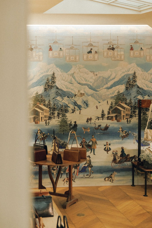 23 HOLIDAY FLAGSHIP STORE