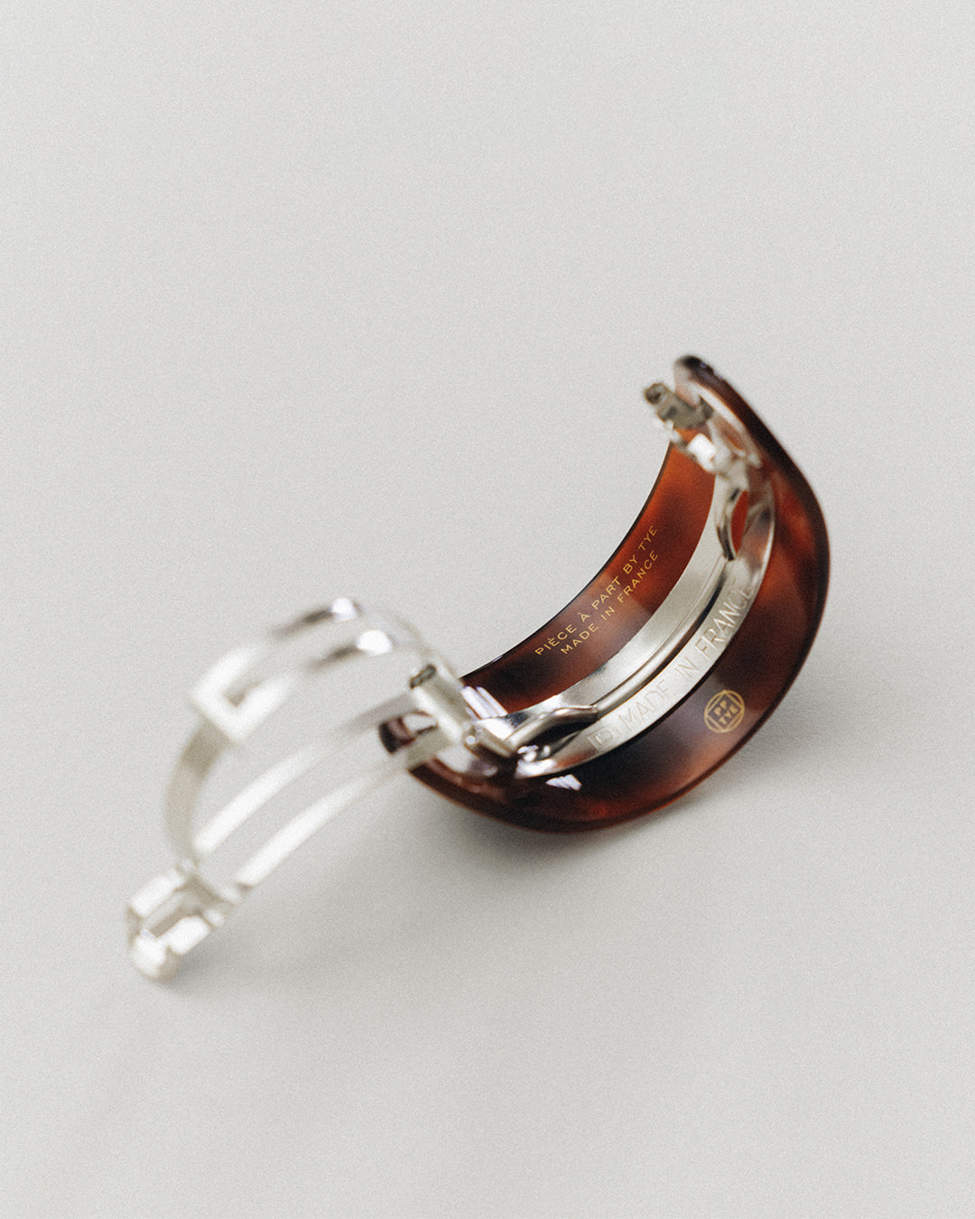 BARRETTE DEMI-LUNE BROWN