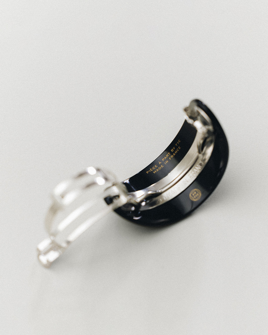 BARRETTE DEMI-LUNE BLACK