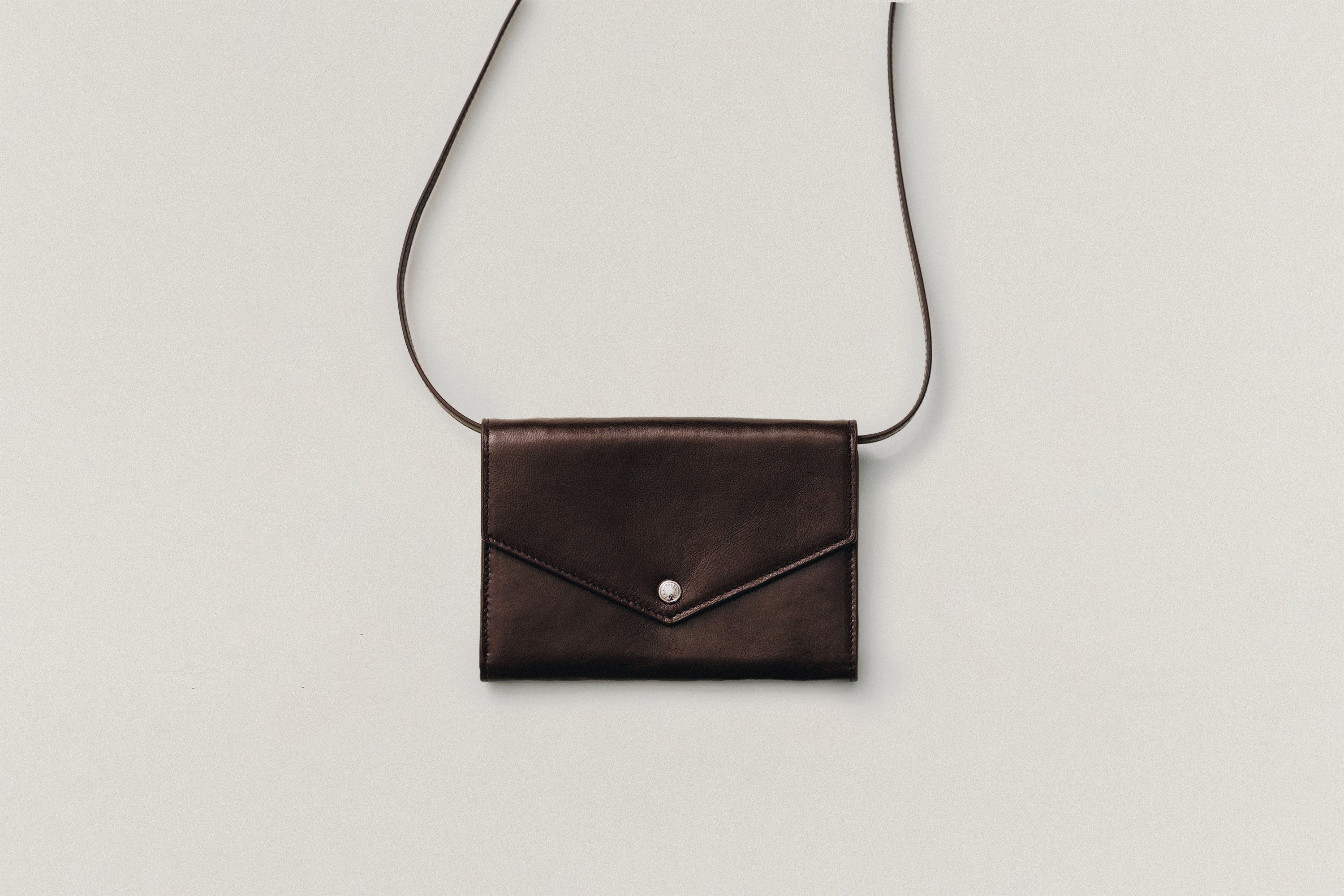 VOYAGE EPAULE BROWN – TOUT Y EST JP