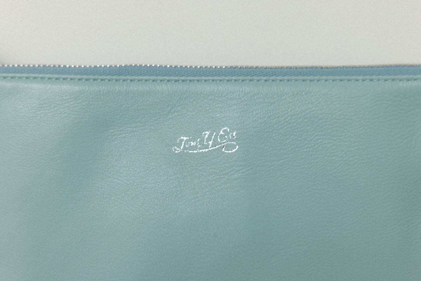 POCHETTE LISSE SKY BLUE