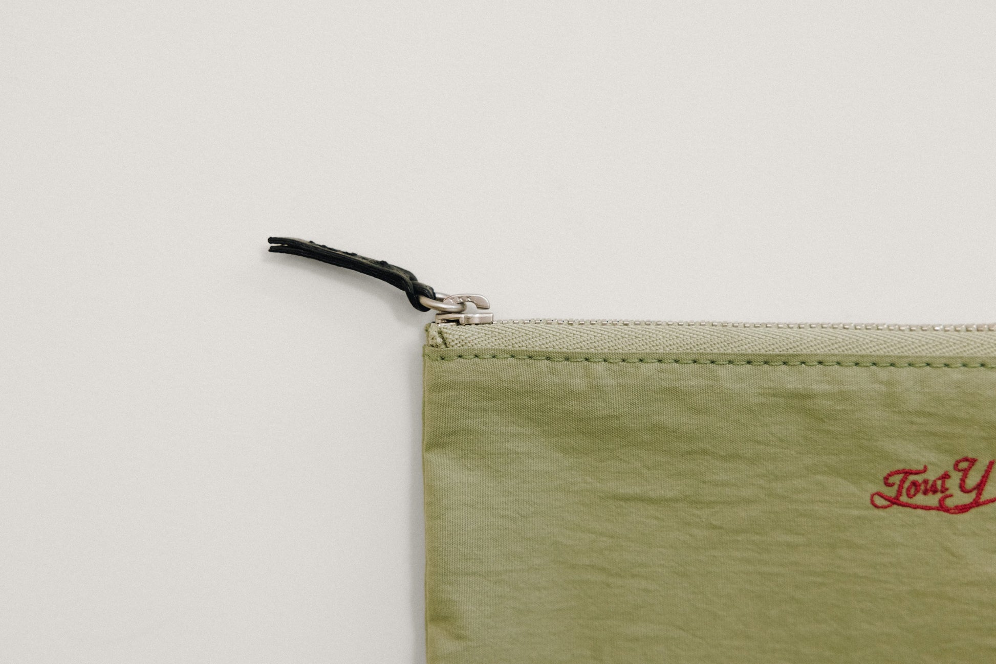 POCHETTE CARRÉE OLIVE