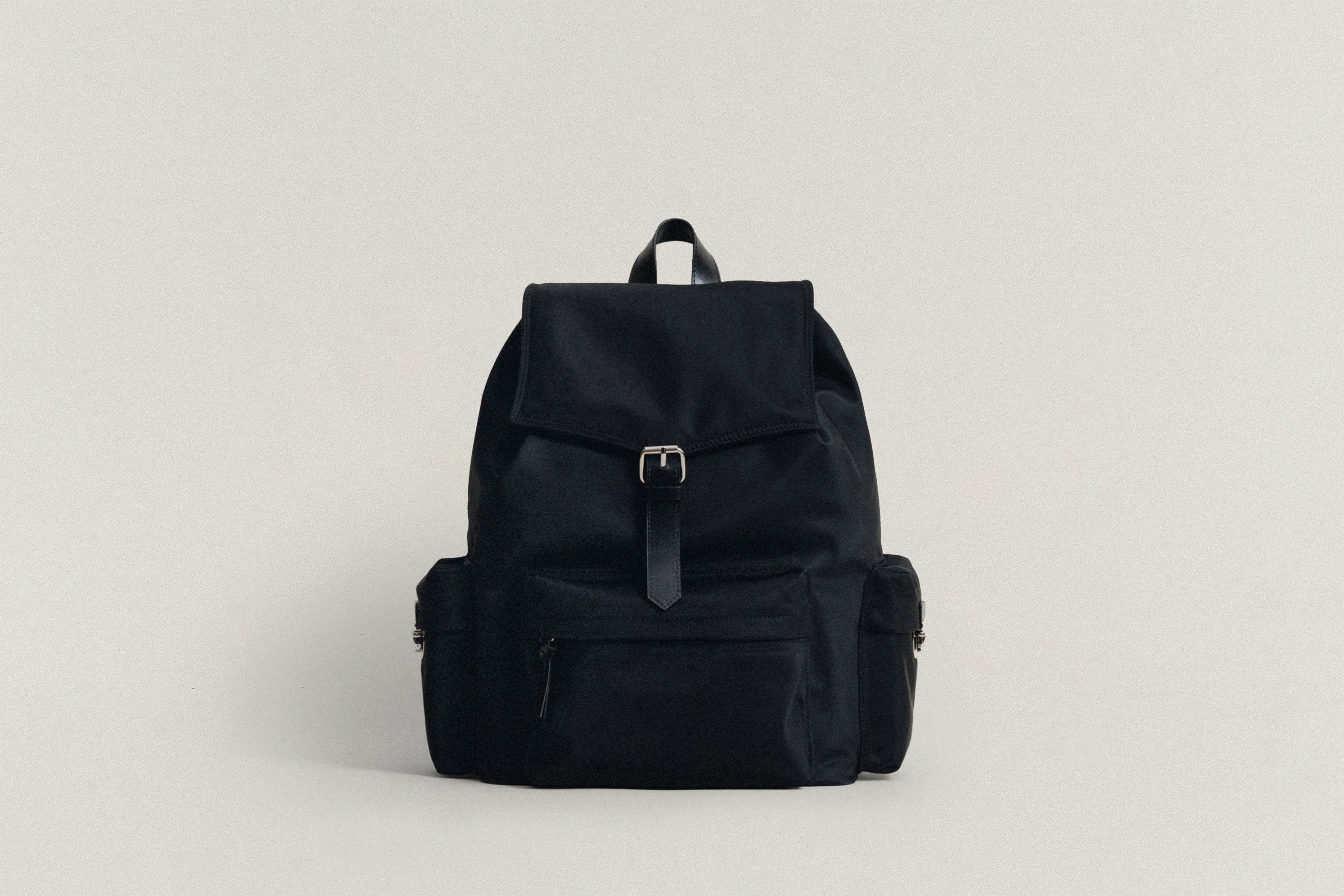 TOUT Y EST ボレバックパック 新品同様 SAC À DOS VOLET BLACK – TOUT Y EST JP