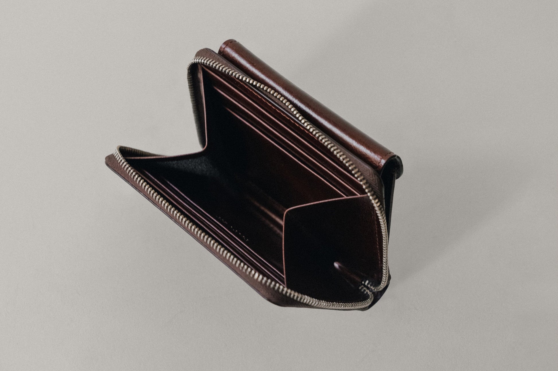 PORTE CARTES LOQUET ZIPPÉ BROWN