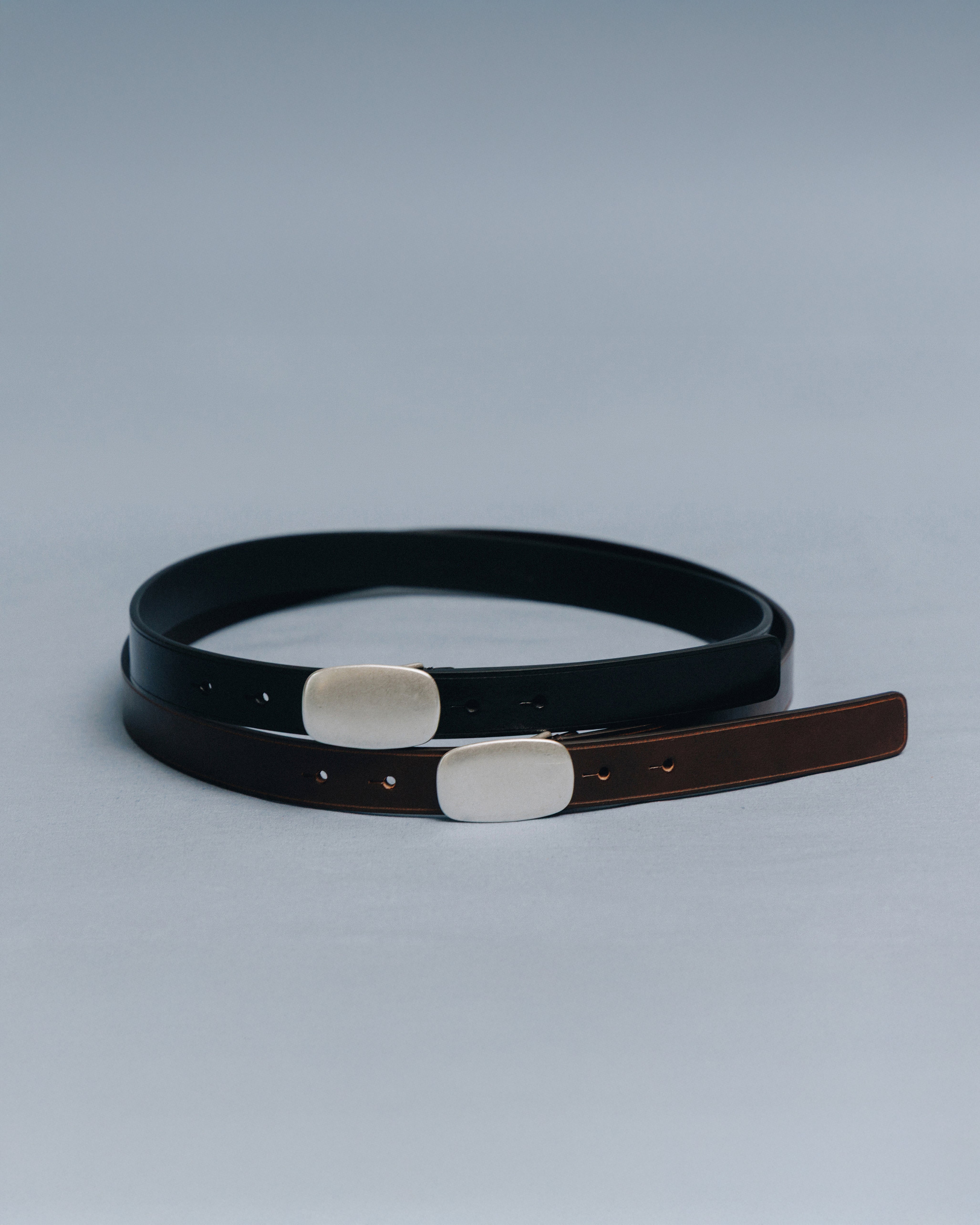 CEINTURE PLAQUE BROWN – TOUT Y EST JP