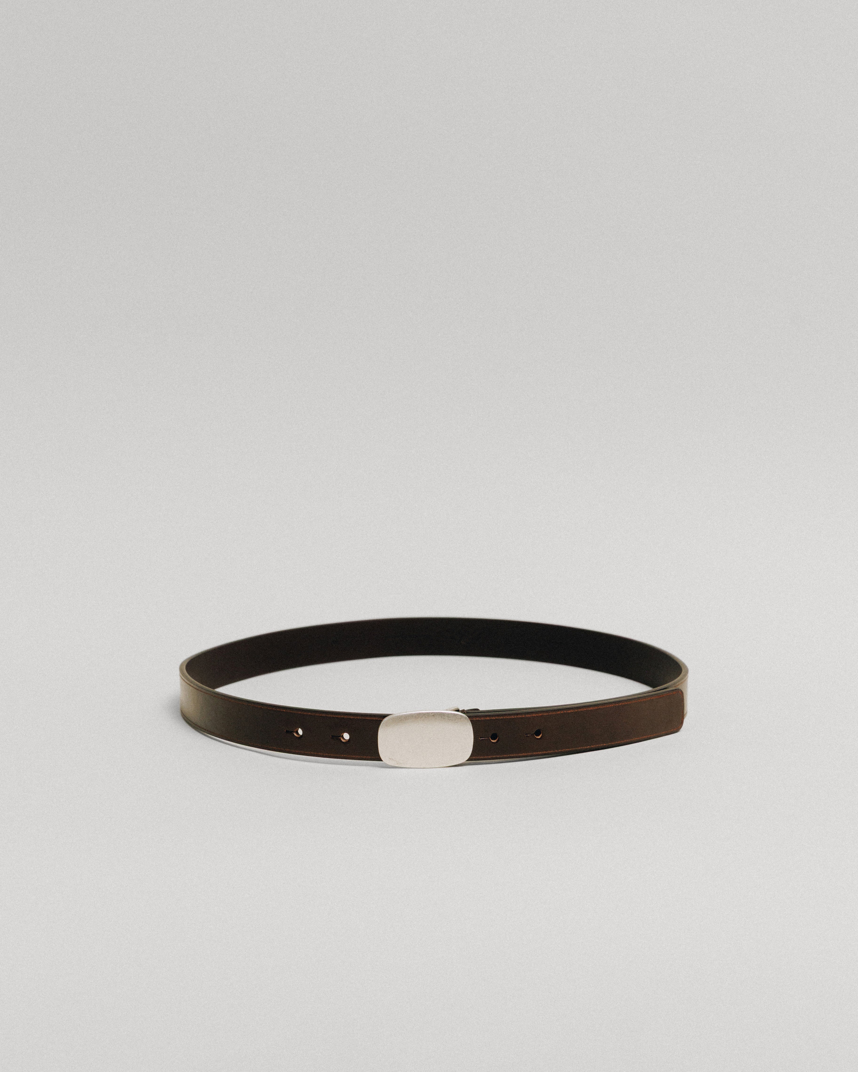 CEINTURE PLAQUE BROWN – TOUT Y EST JP