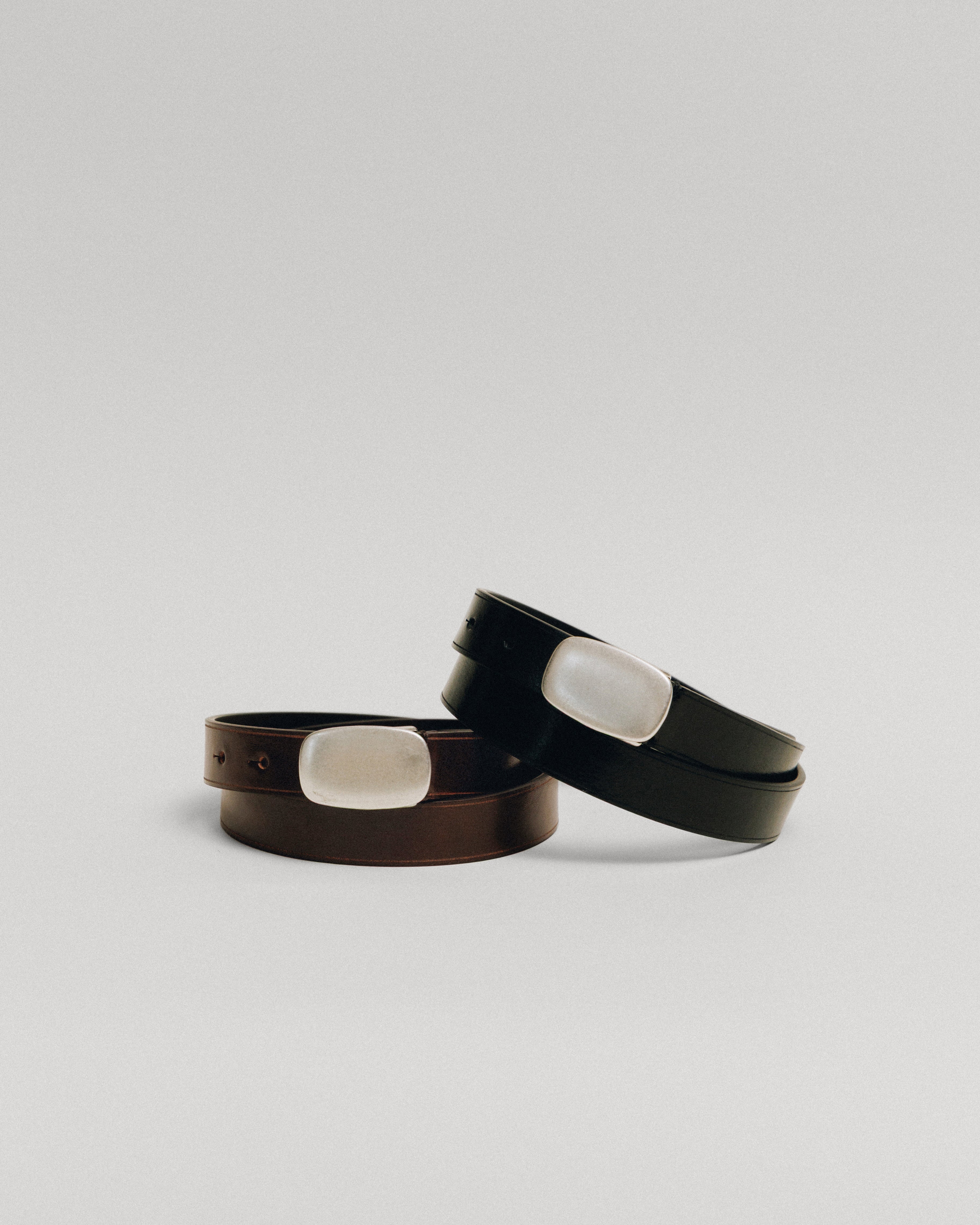 CEINTURE PLAQUE BROWN – TOUT Y EST JP