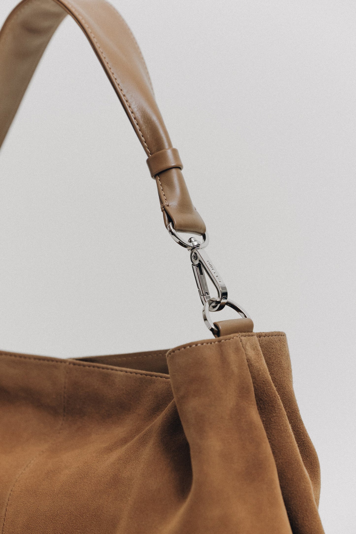 SAC NACELLE SUEDE CAMEL