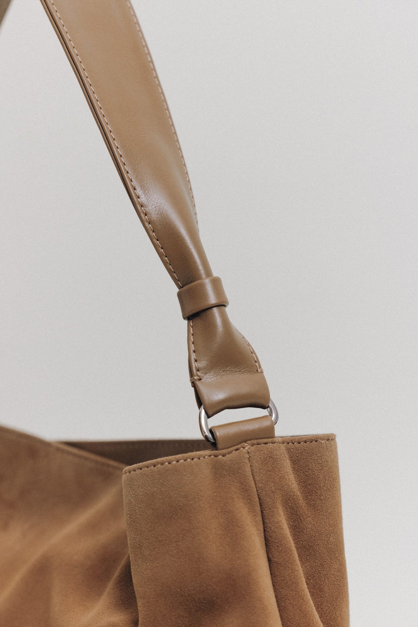 SAC NACELLE SUEDE CAMEL