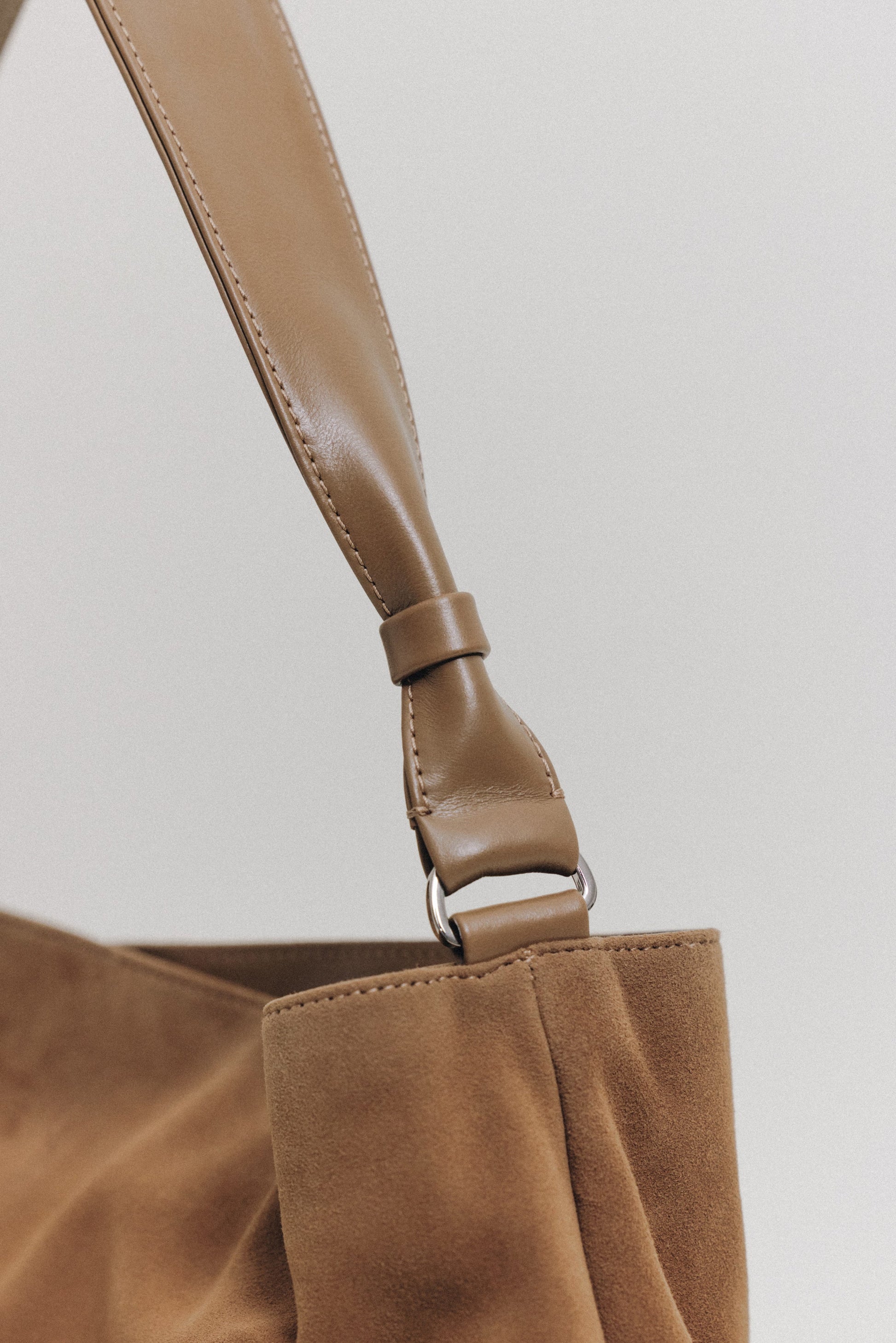 SAC NACELLE SUEDE CAMEL