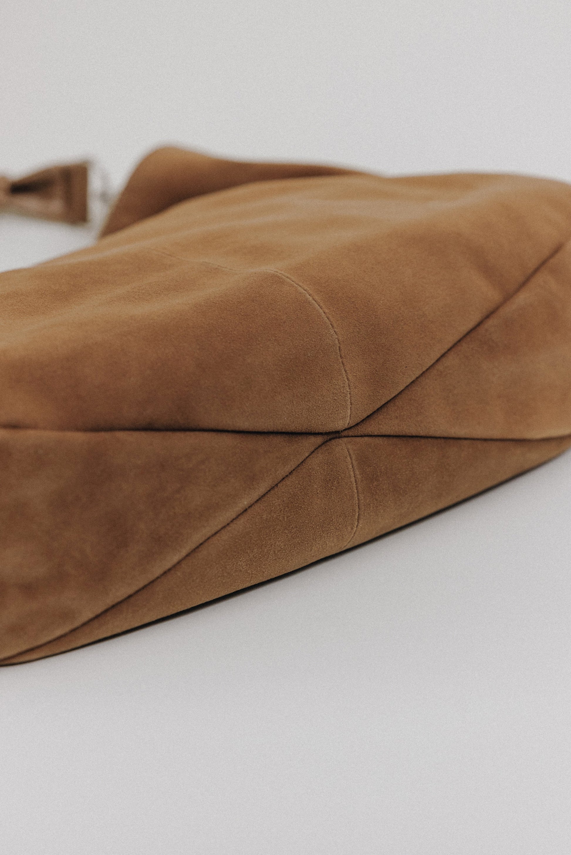 SAC NACELLE SUEDE CAMEL
