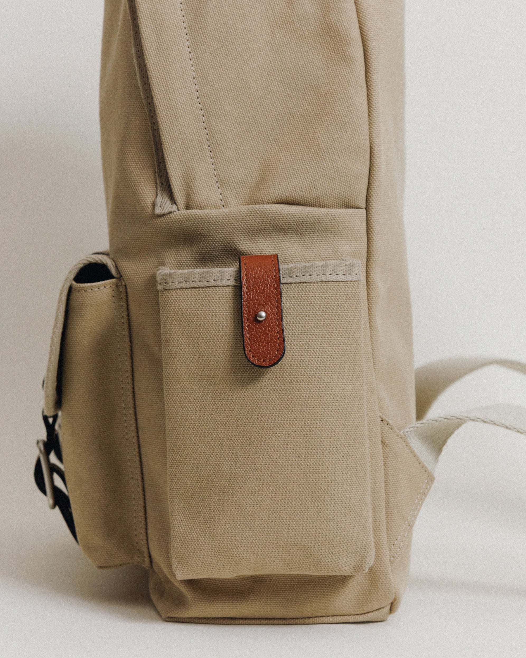 SAC À DOS BOUT BEIGE – TOUT Y EST JP