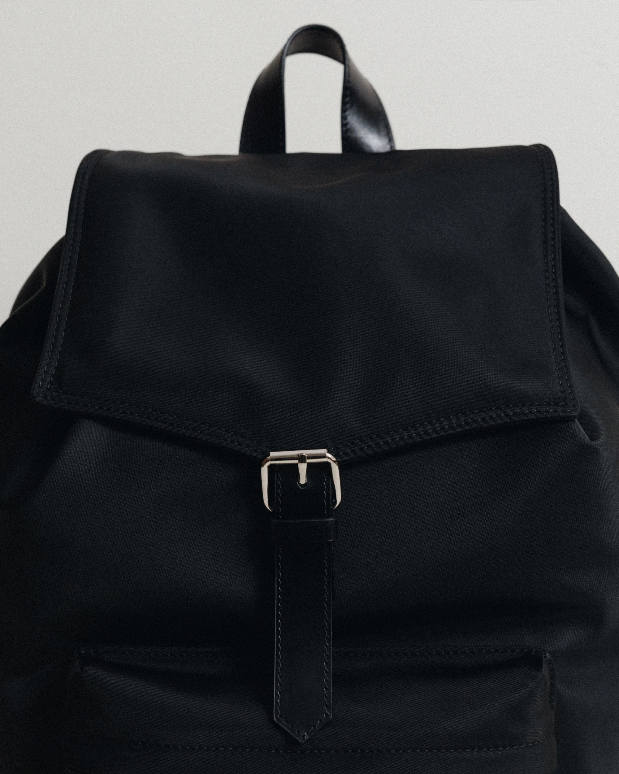 SAC À DOS VOLET BLACK – TOUT Y EST JP