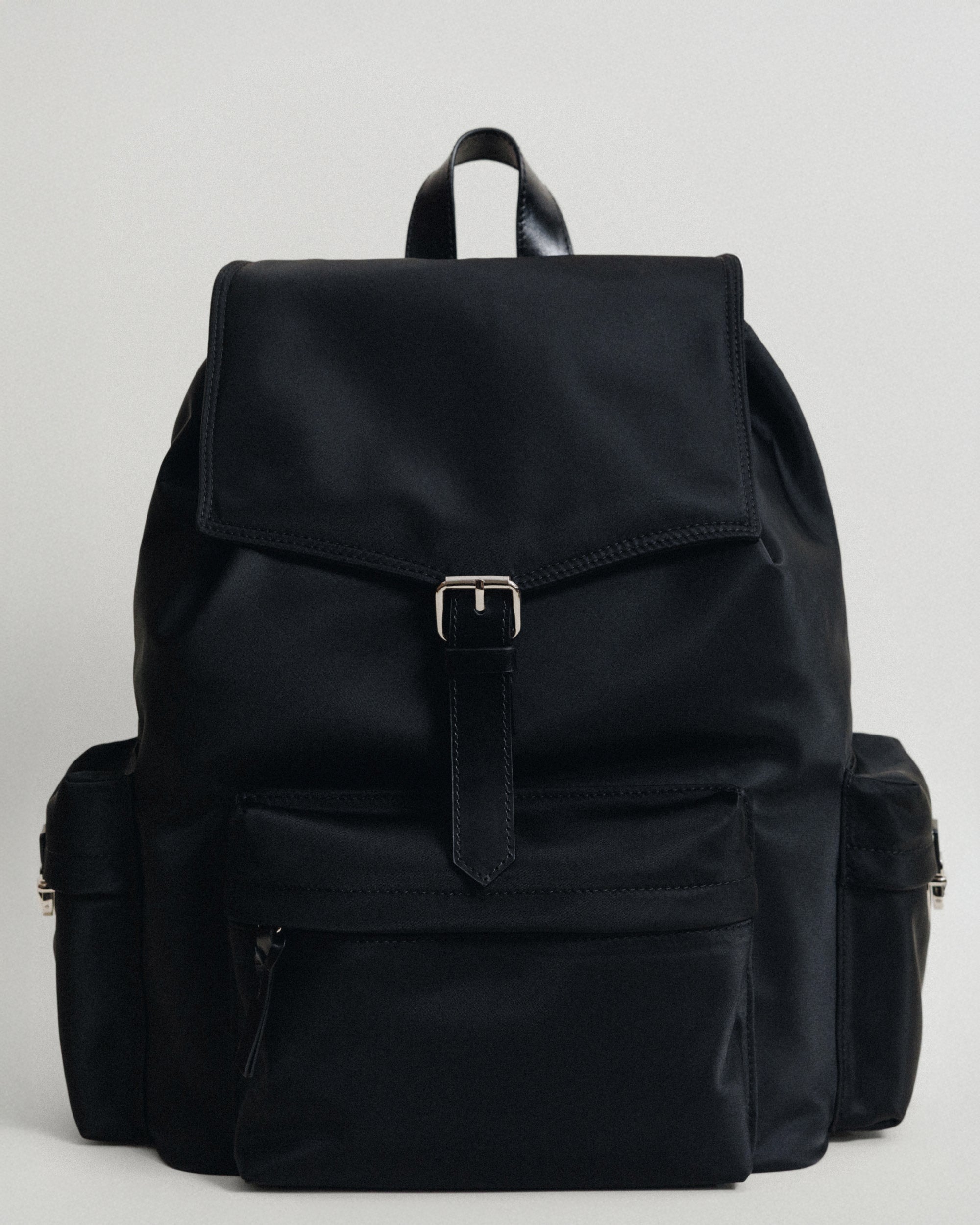 TOUT Y EST ボレバックパック 新品同様 SAC À DOS VOLET BLACK – TOUT Y EST JP