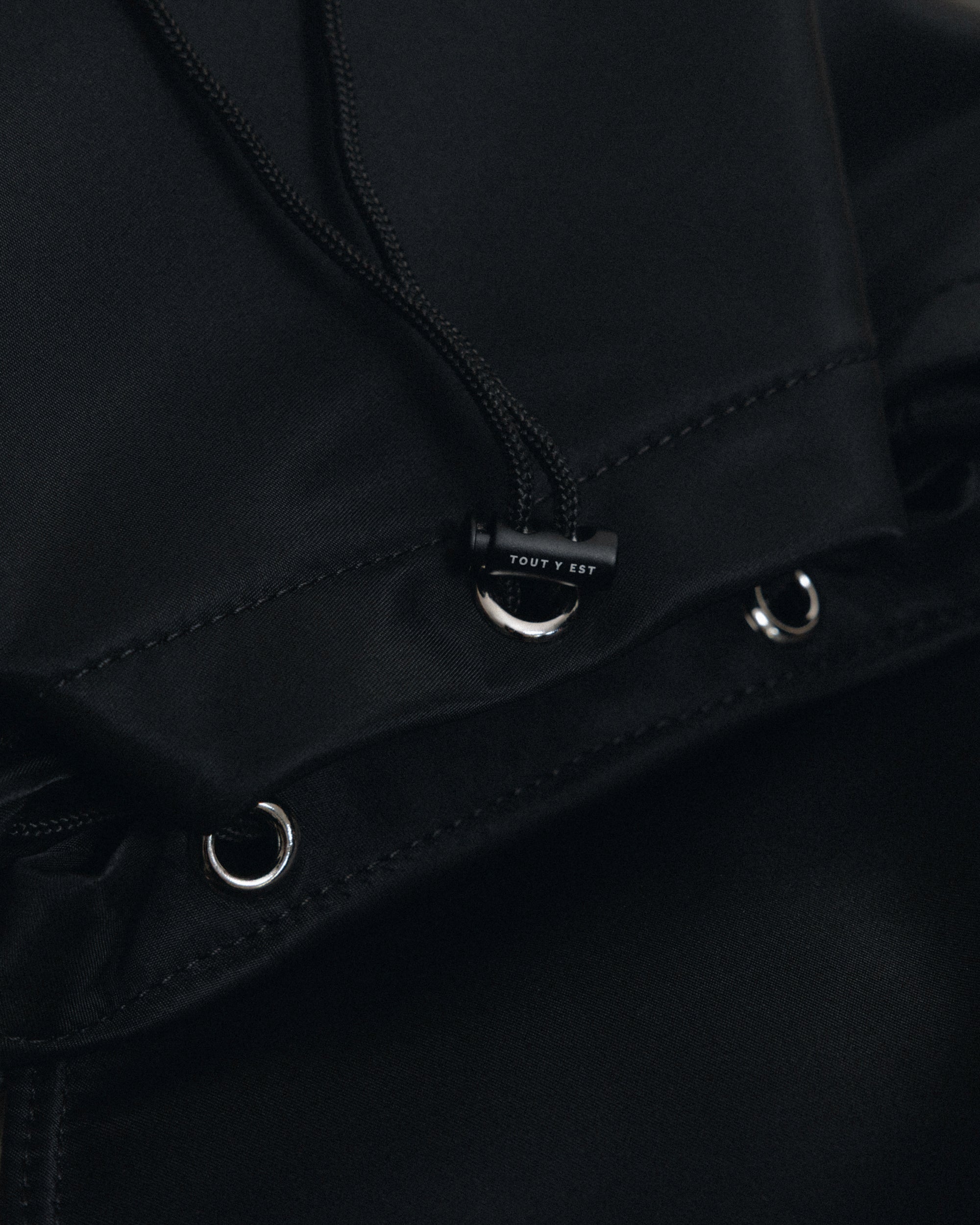 SAC À DOS VOLET BLACK – TOUT Y EST JP