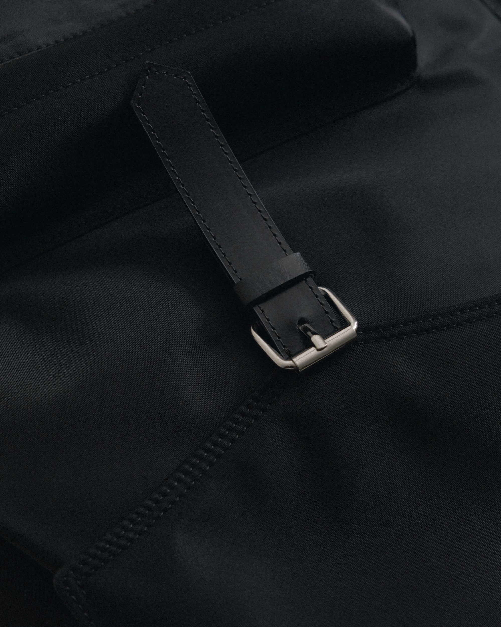 SAC À DOS VOLET BLACK – TOUT Y EST JP