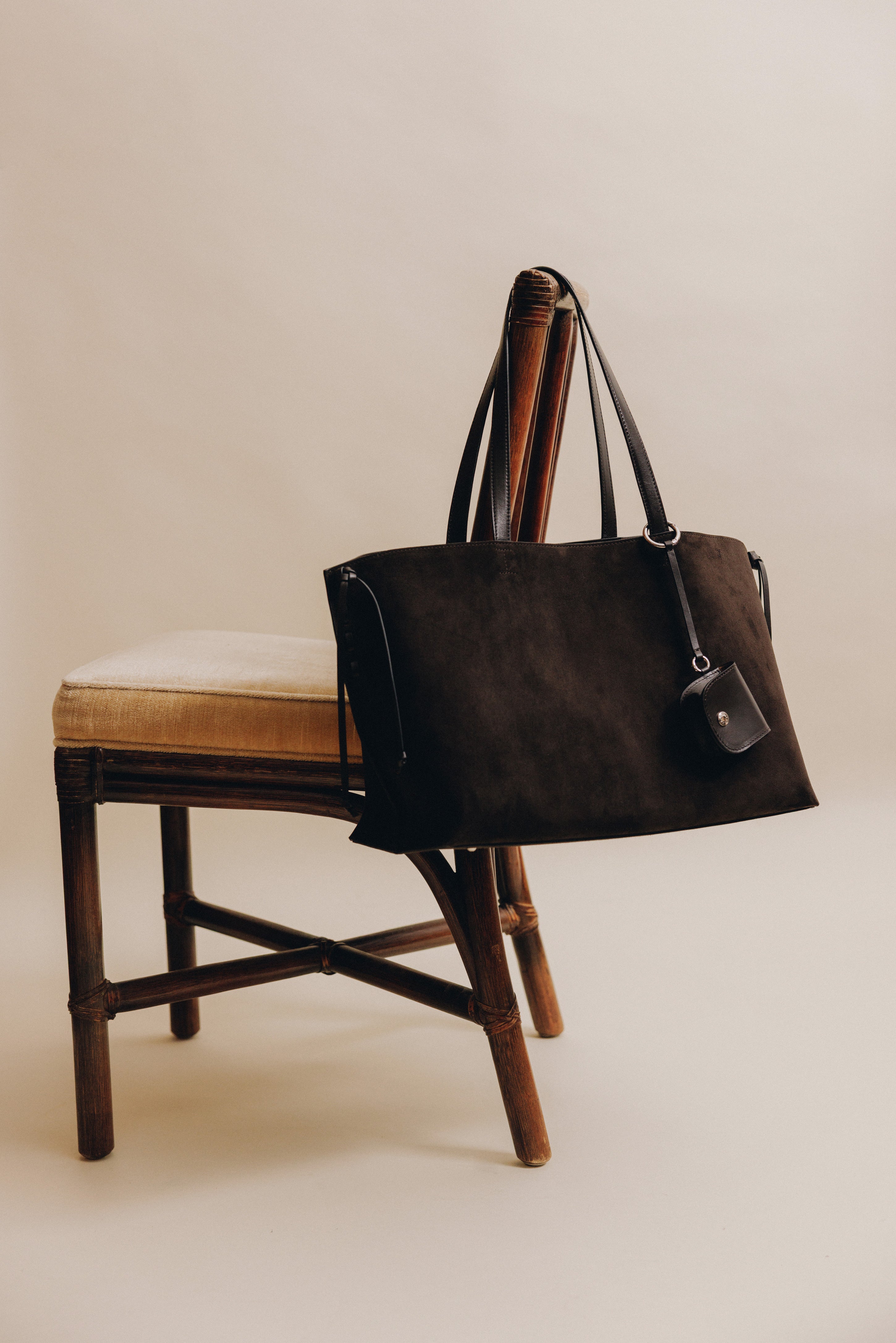 SAC TRESSÉ SUEDE BROWN – TOUT Y EST JP