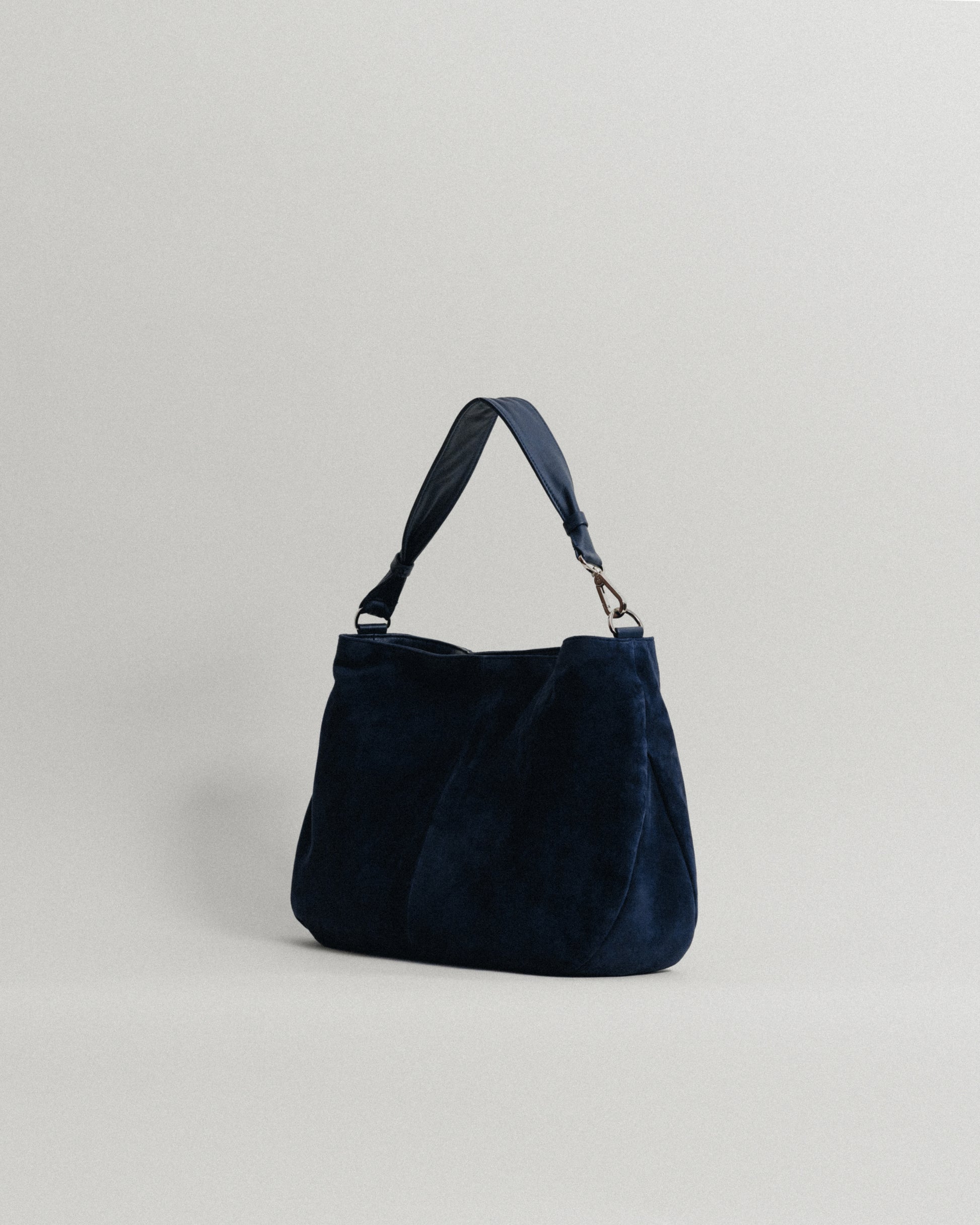 [日本限定] SAC NACELLE SUEDE NAVY