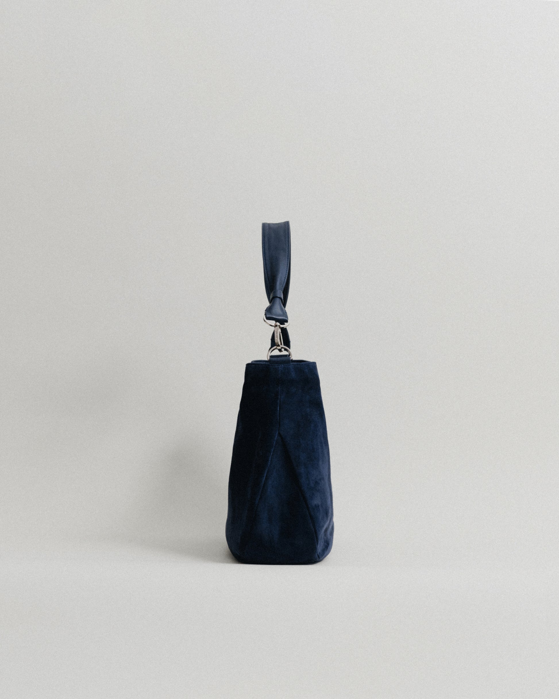[日本限定] SAC NACELLE SUEDE NAVY