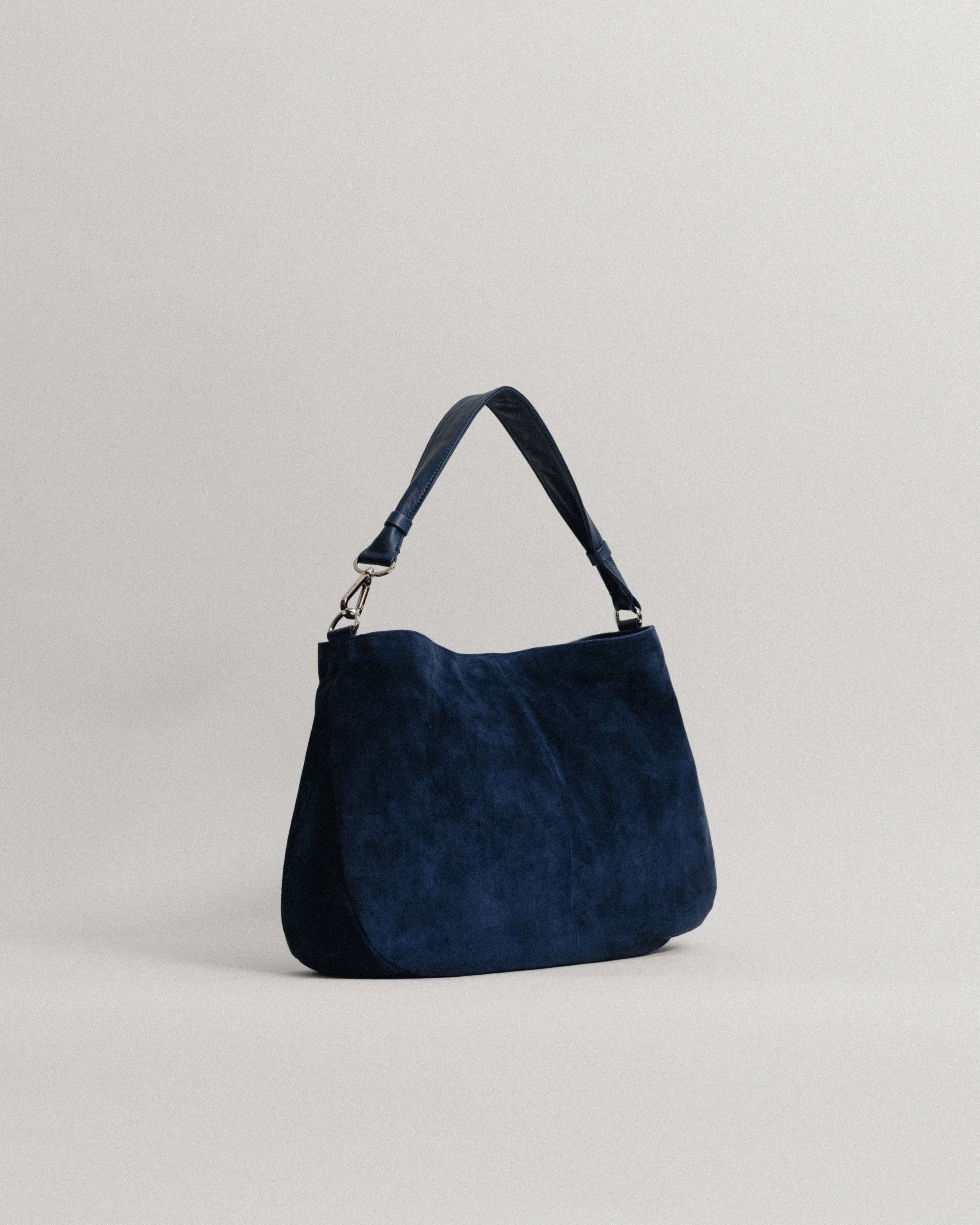 日本限定] SAC NACELLE SUEDE NAVY – TOUT Y EST JP