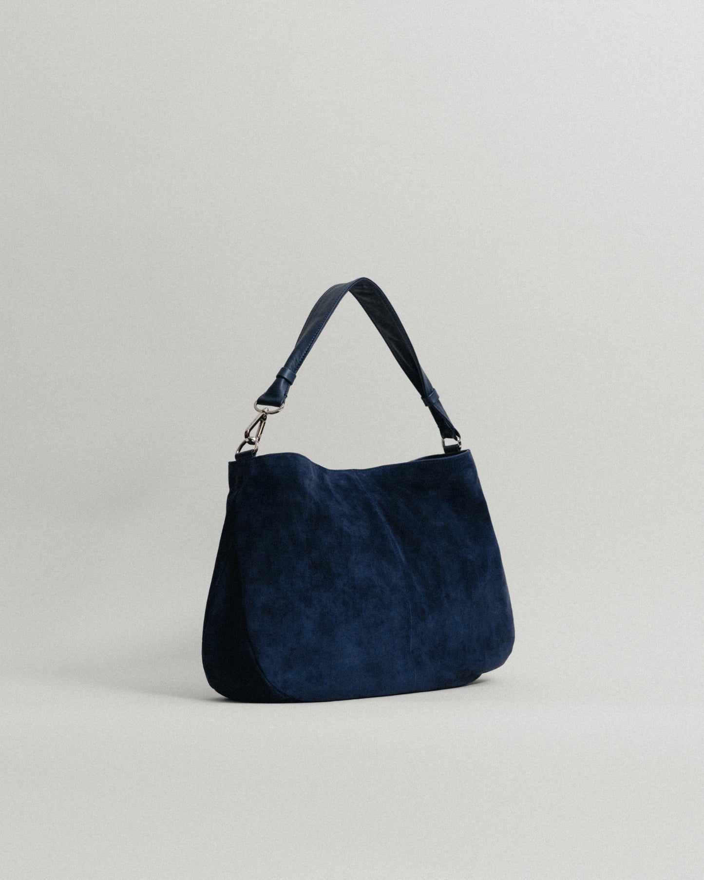 [日本限定] SAC NACELLE SUEDE NAVY