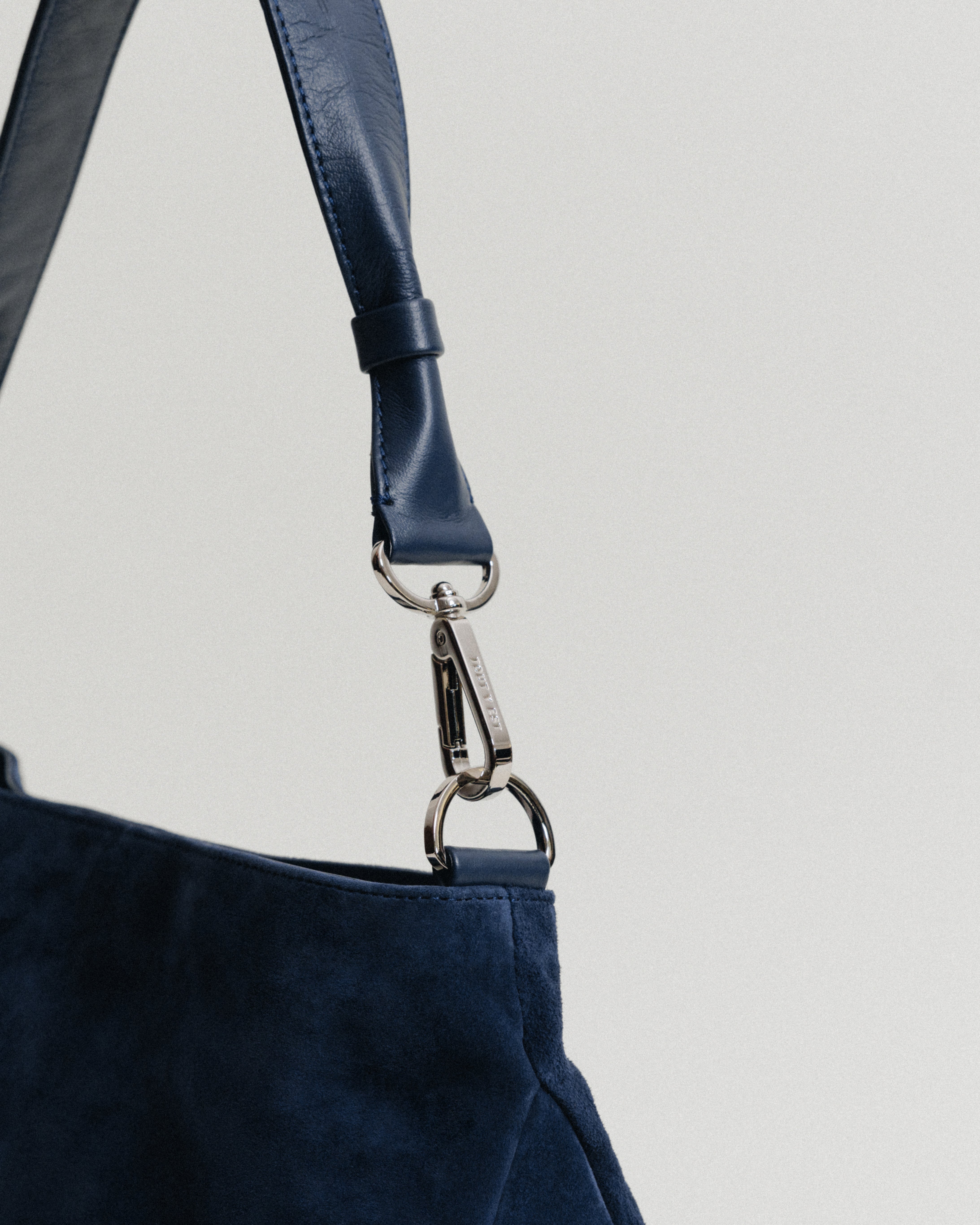 日本限定] SAC NACELLE MINI SUEDE NAVY – TOUT Y EST JP