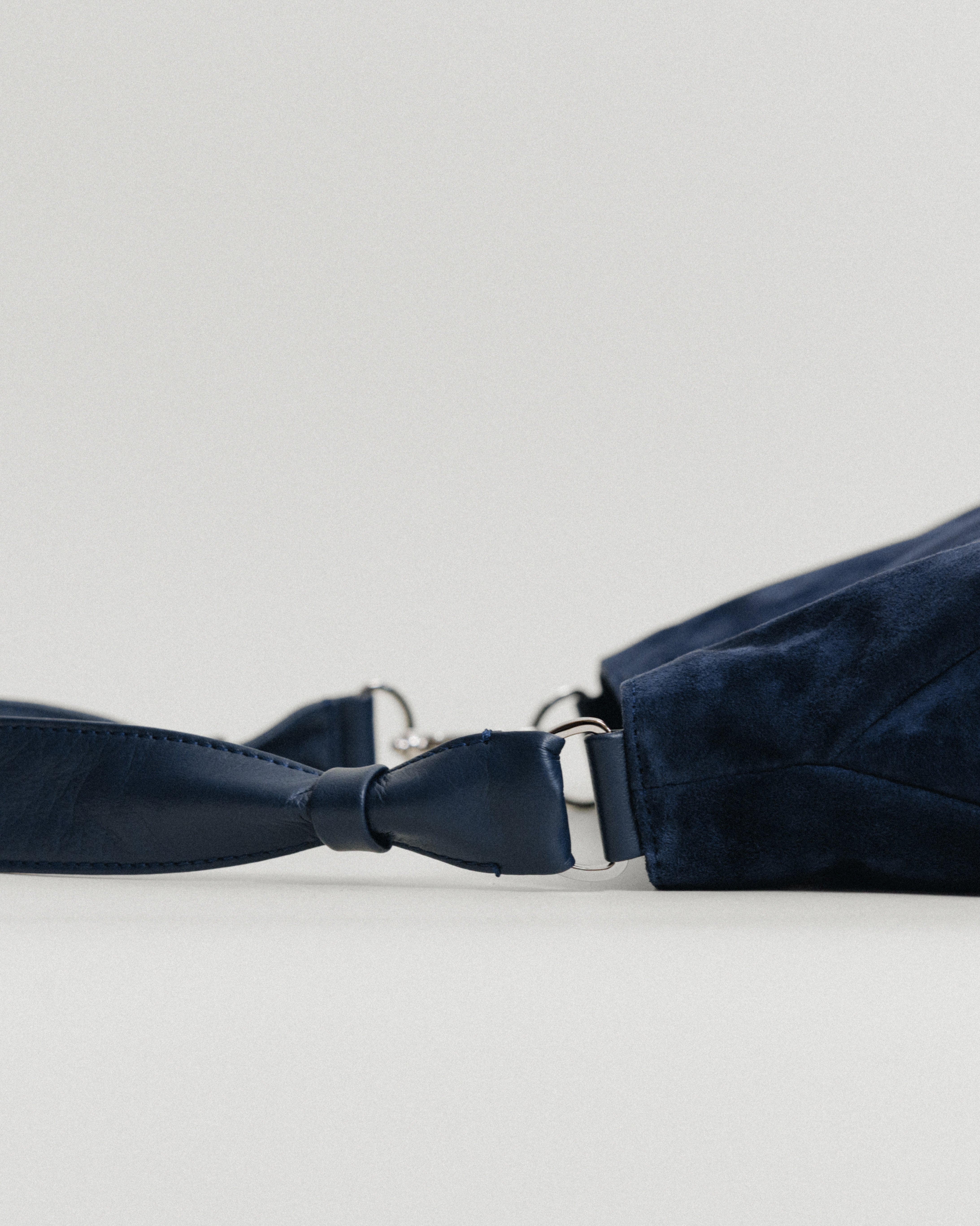 日本限定] SAC NACELLE MINI SUEDE NAVY – TOUT Y EST JP