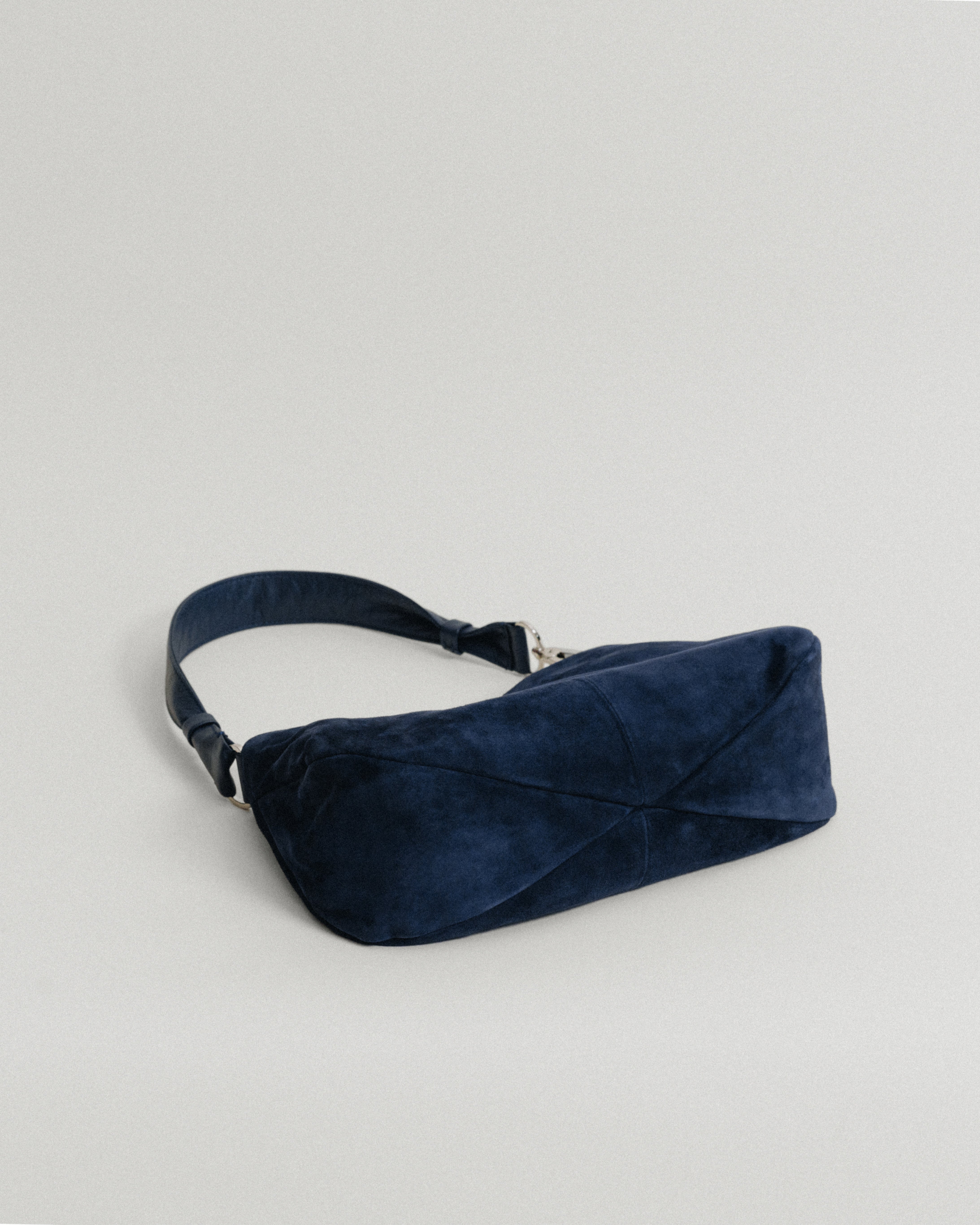 日本限定] SAC NACELLE MINI SUEDE NAVY – TOUT Y EST JP