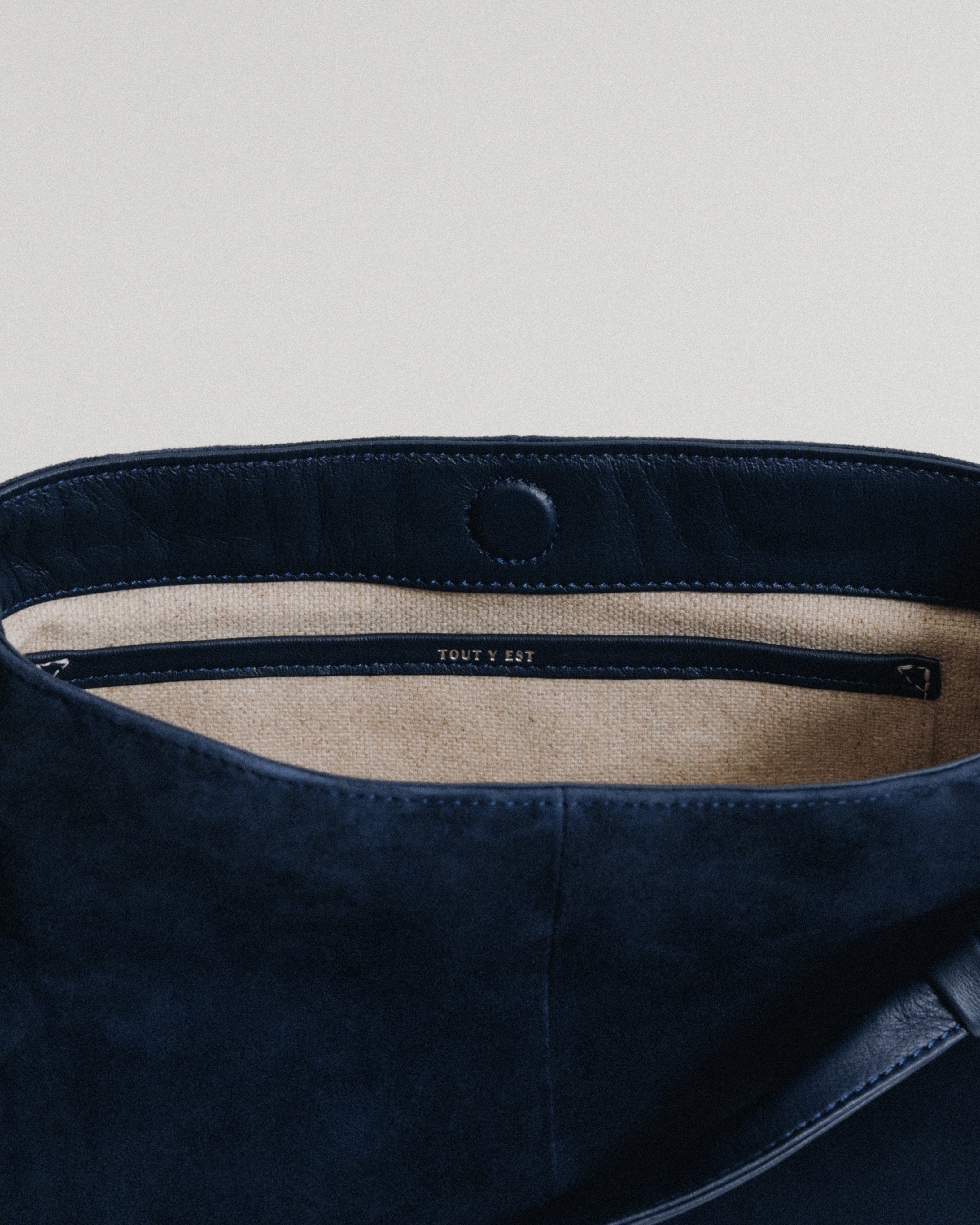 日本限定] SAC NACELLE MINI SUEDE NAVY – TOUT Y EST JP