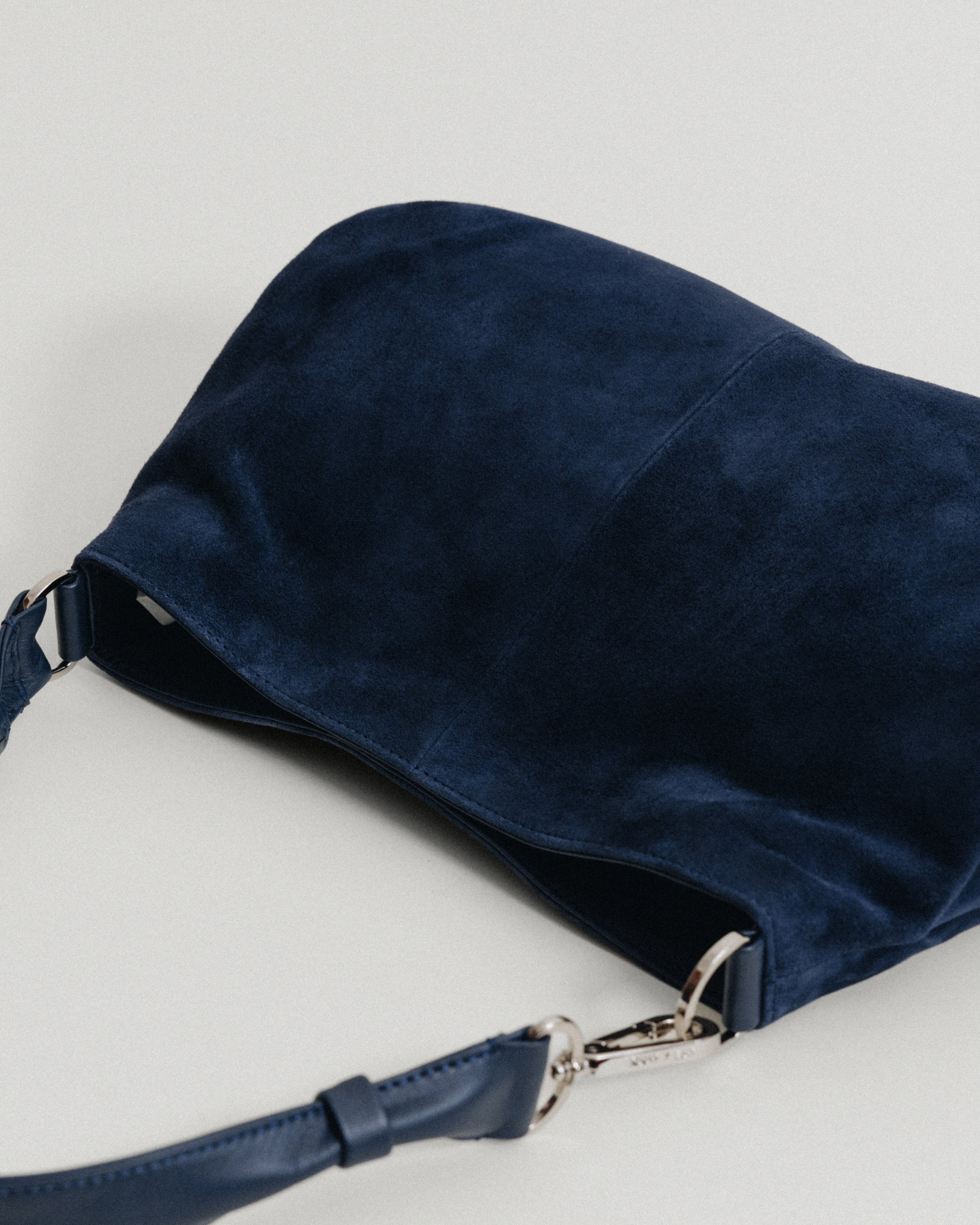 日本限定] SAC NACELLE MINI SUEDE NAVY – TOUT Y EST JP
