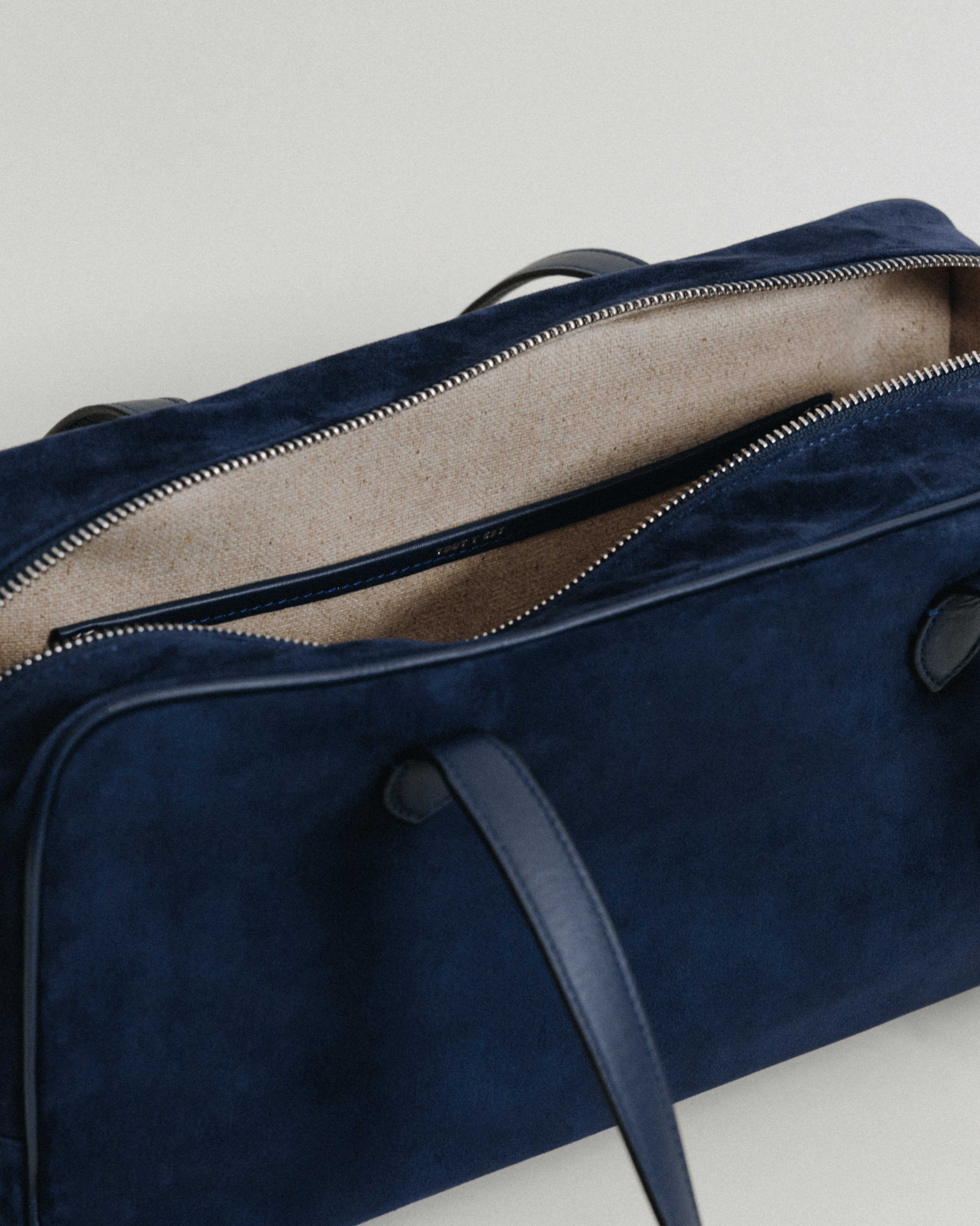 日本限定] SAC LOQUET SUEDE NAVY – TOUT Y EST JP