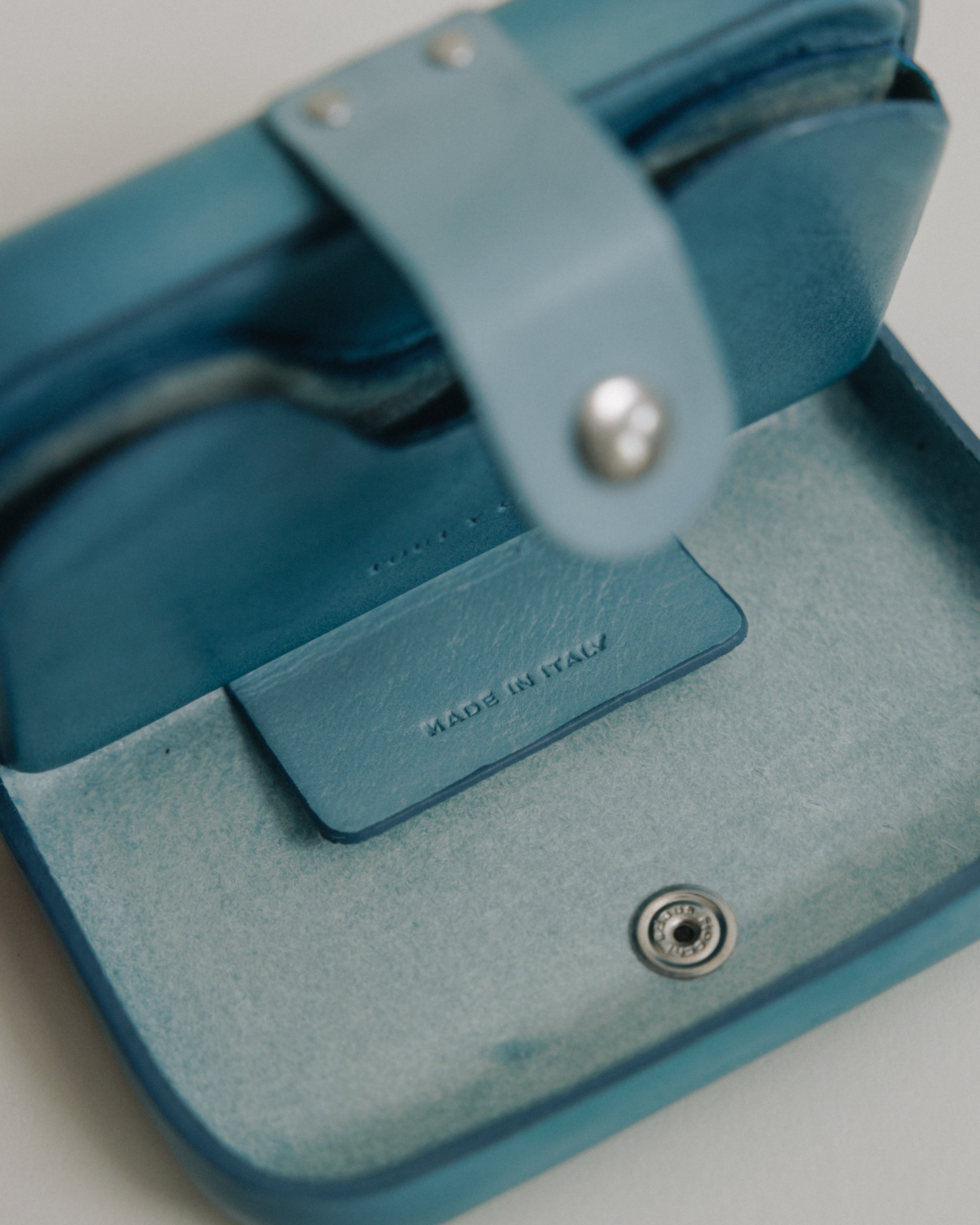 PORTEFEUILLE FLORENCE SKY BLUE – TOUT Y EST JP