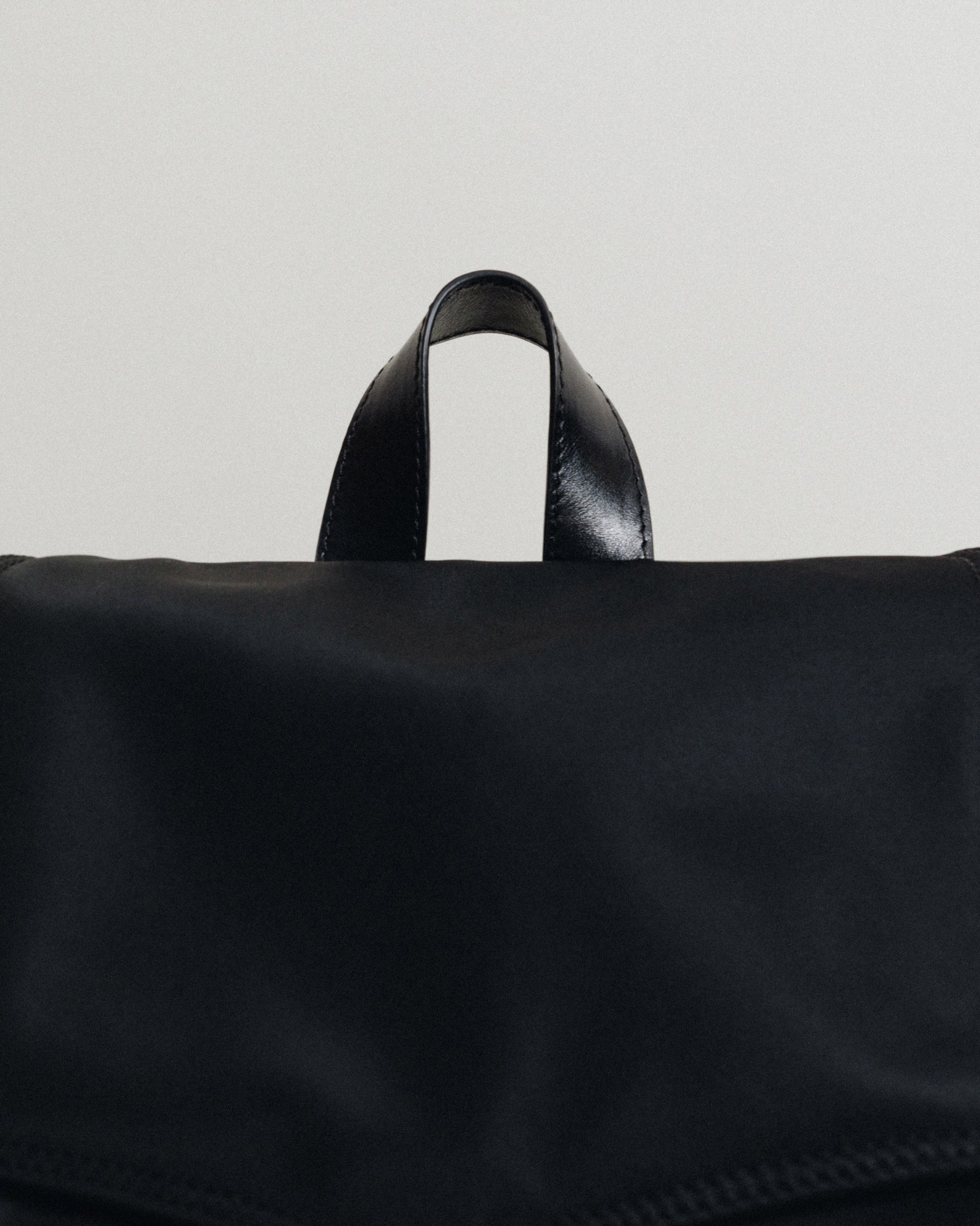 SAC À DOS VOLET BLACK – TOUT Y EST JP