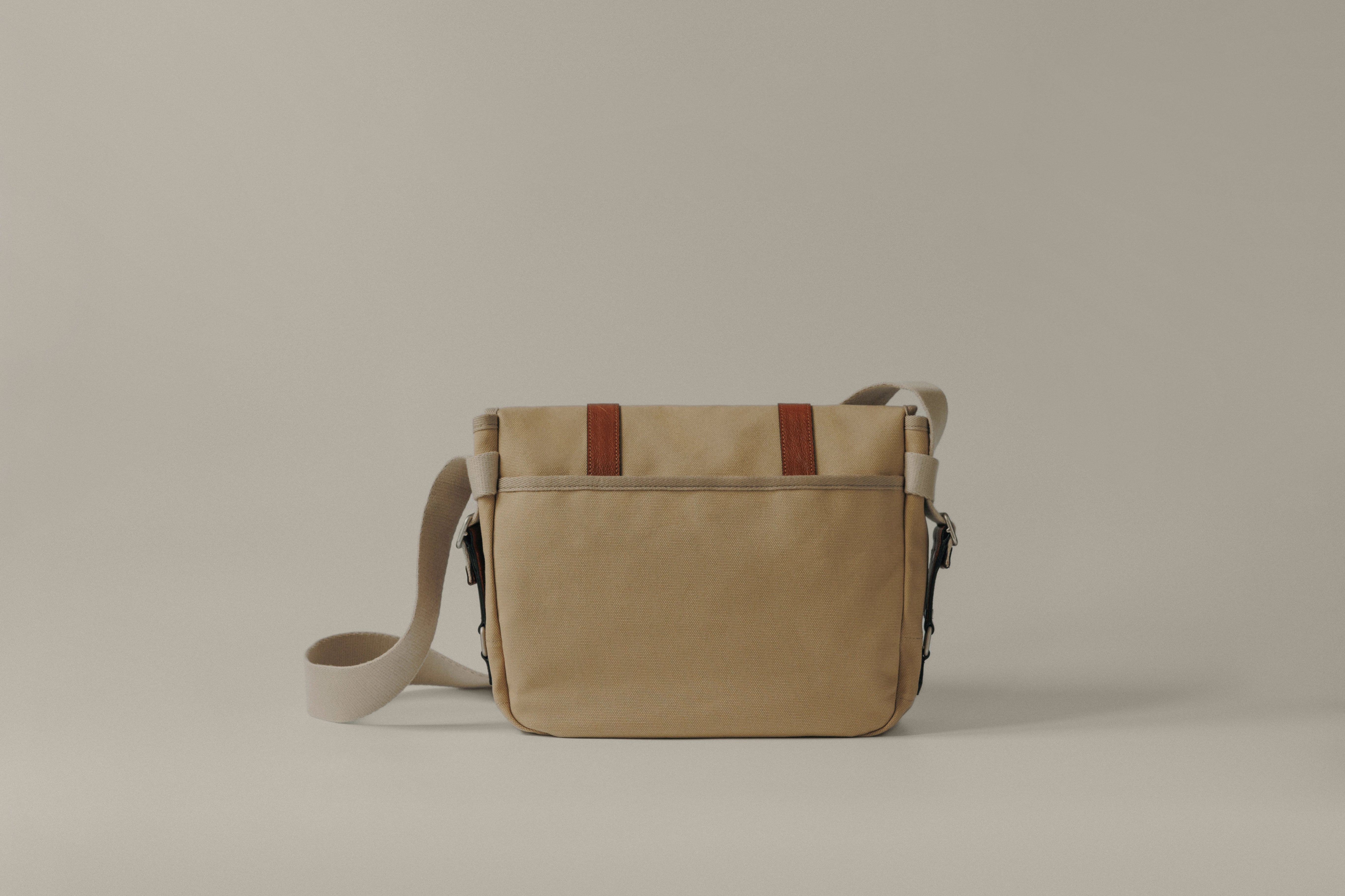 SAC BOUT SMALL BEIGE – TOUT Y EST JP