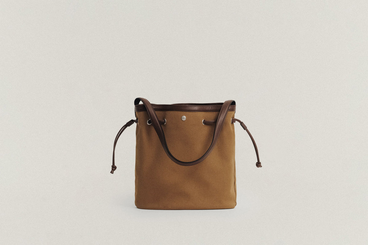 SAC COQUILLE BUCKET TAN – TOUT Y EST JP