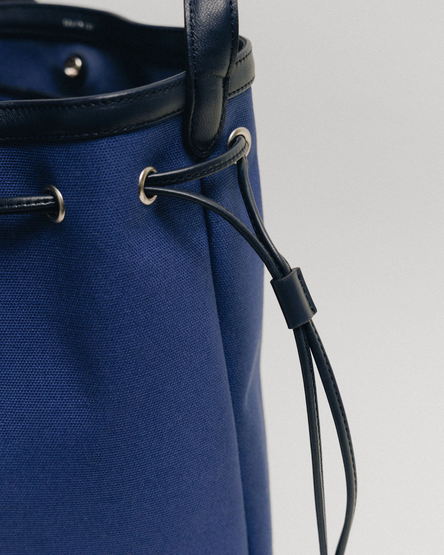 SAC COQUILLE BUCKET BLUE