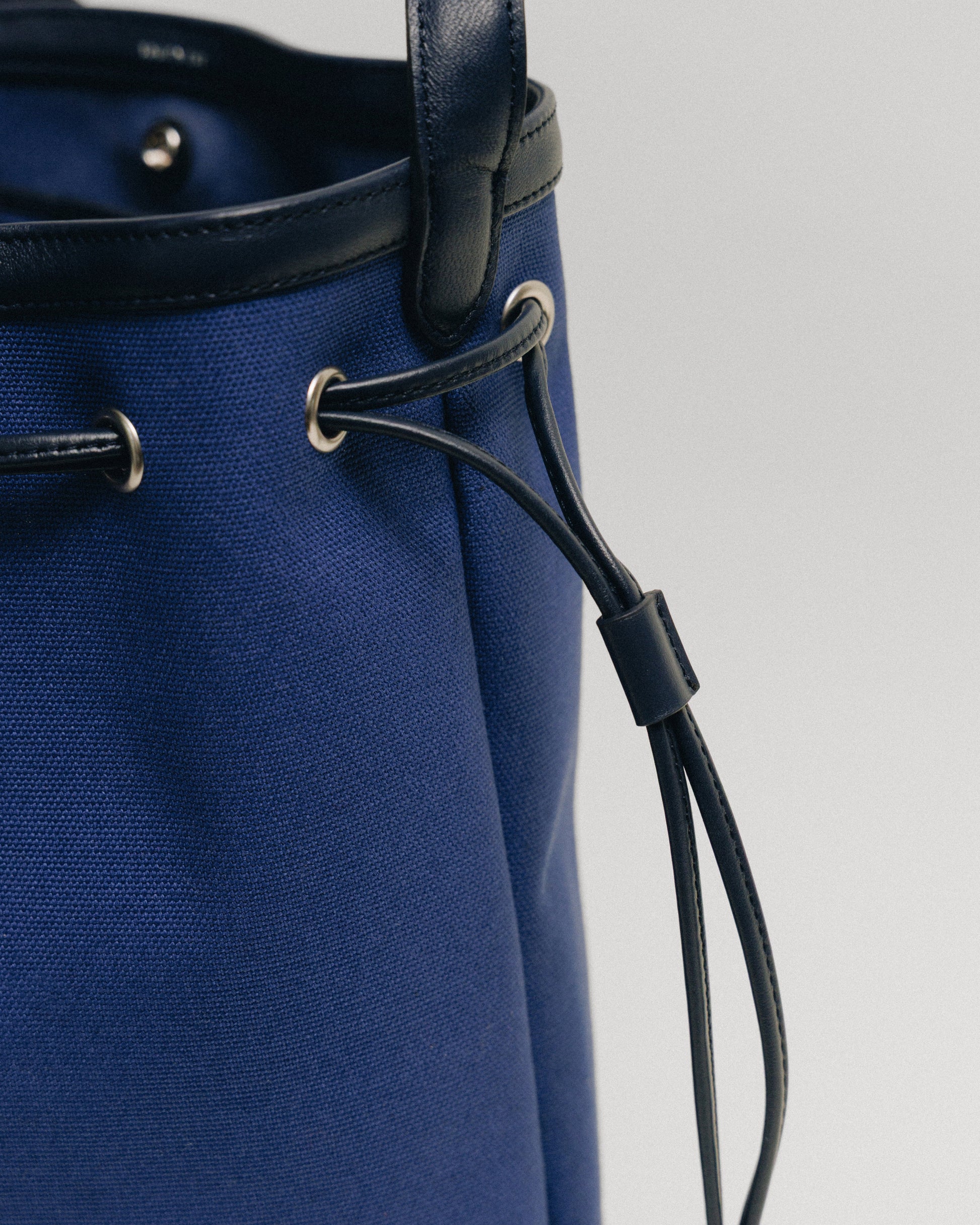 SAC COQUILLE BUCKET BLUE