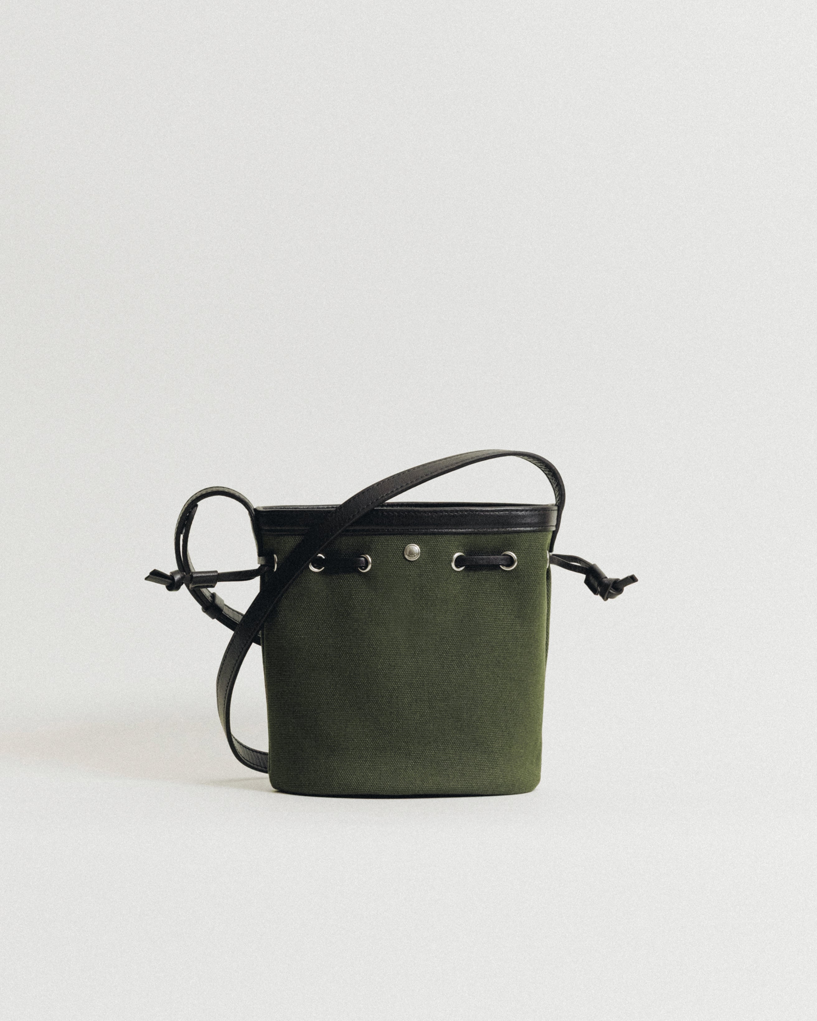 SAC COQUILLE BUCKET MINI KHAKI – TOUT Y EST JP