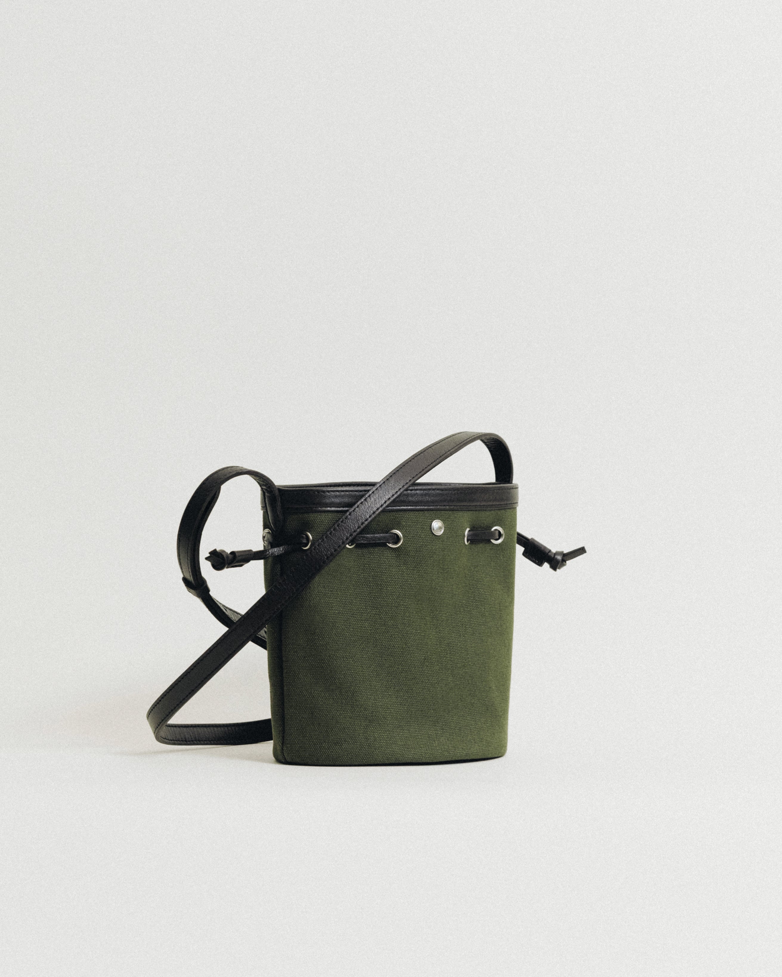 SAC COQUILLE BUCKET MINI KHAKI – TOUT Y EST JP