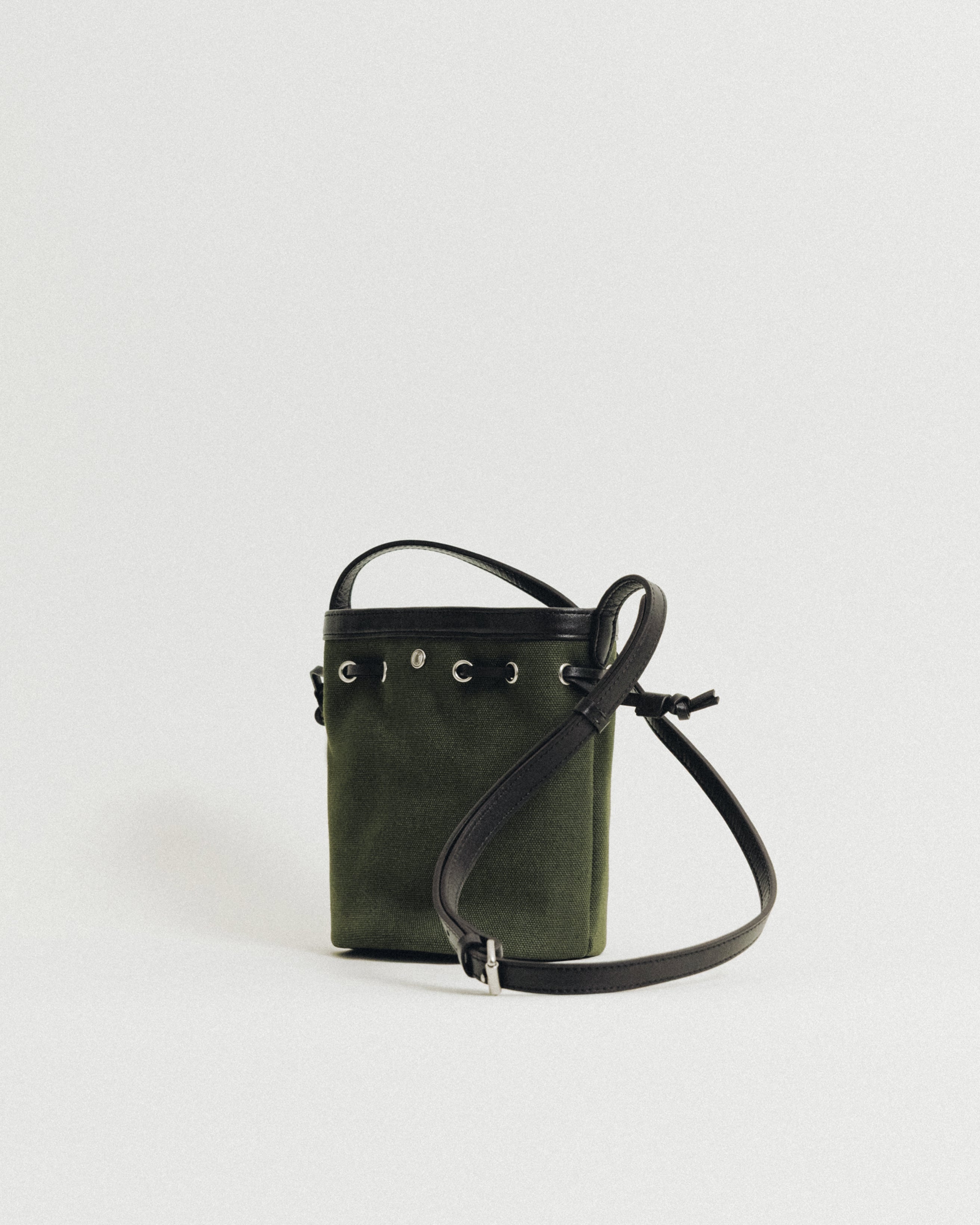 SAC COQUILLE BUCKET MINI KHAKI – TOUT Y EST JP