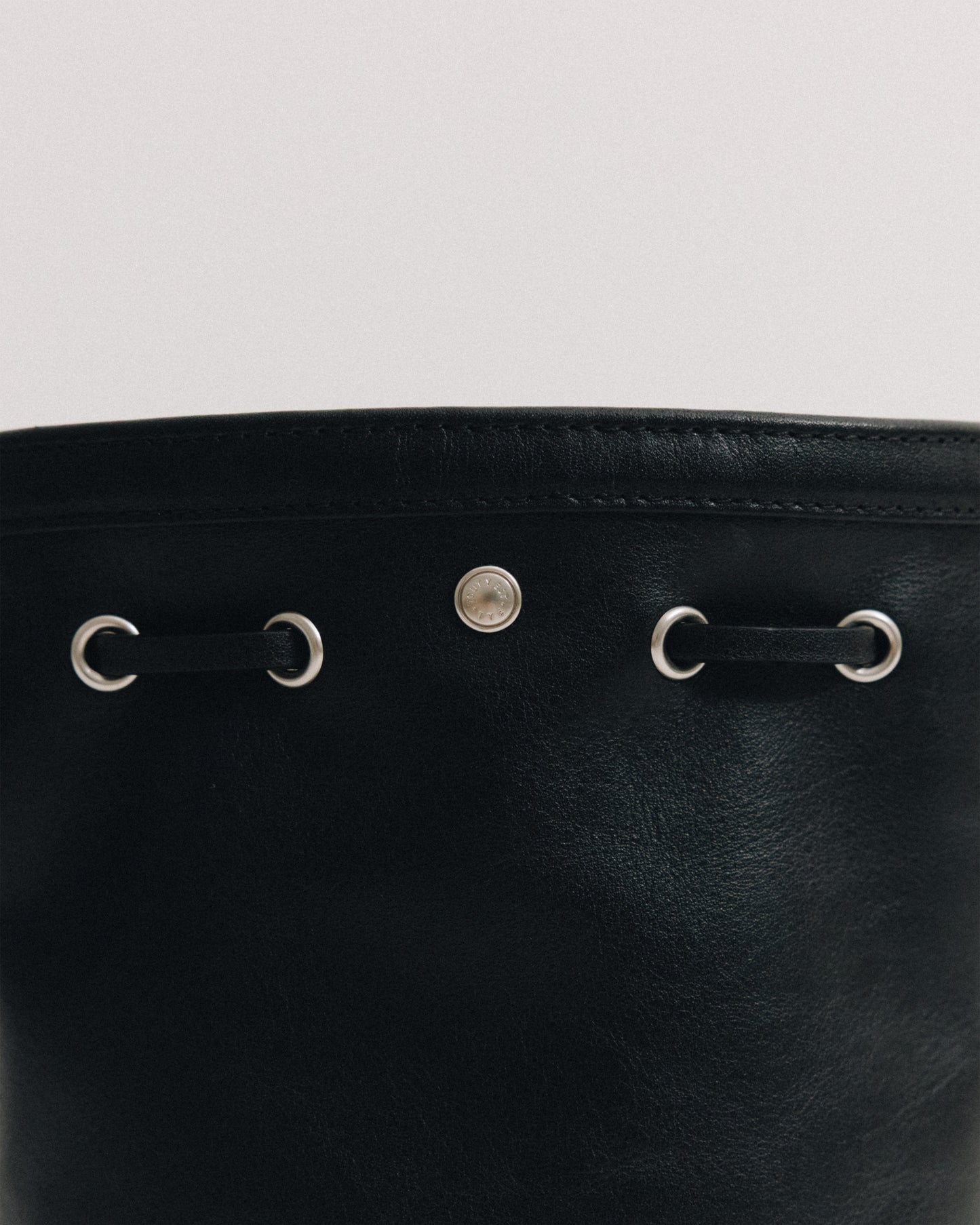 SAC COQUILLE BUCKET MINI SOFT BLACK