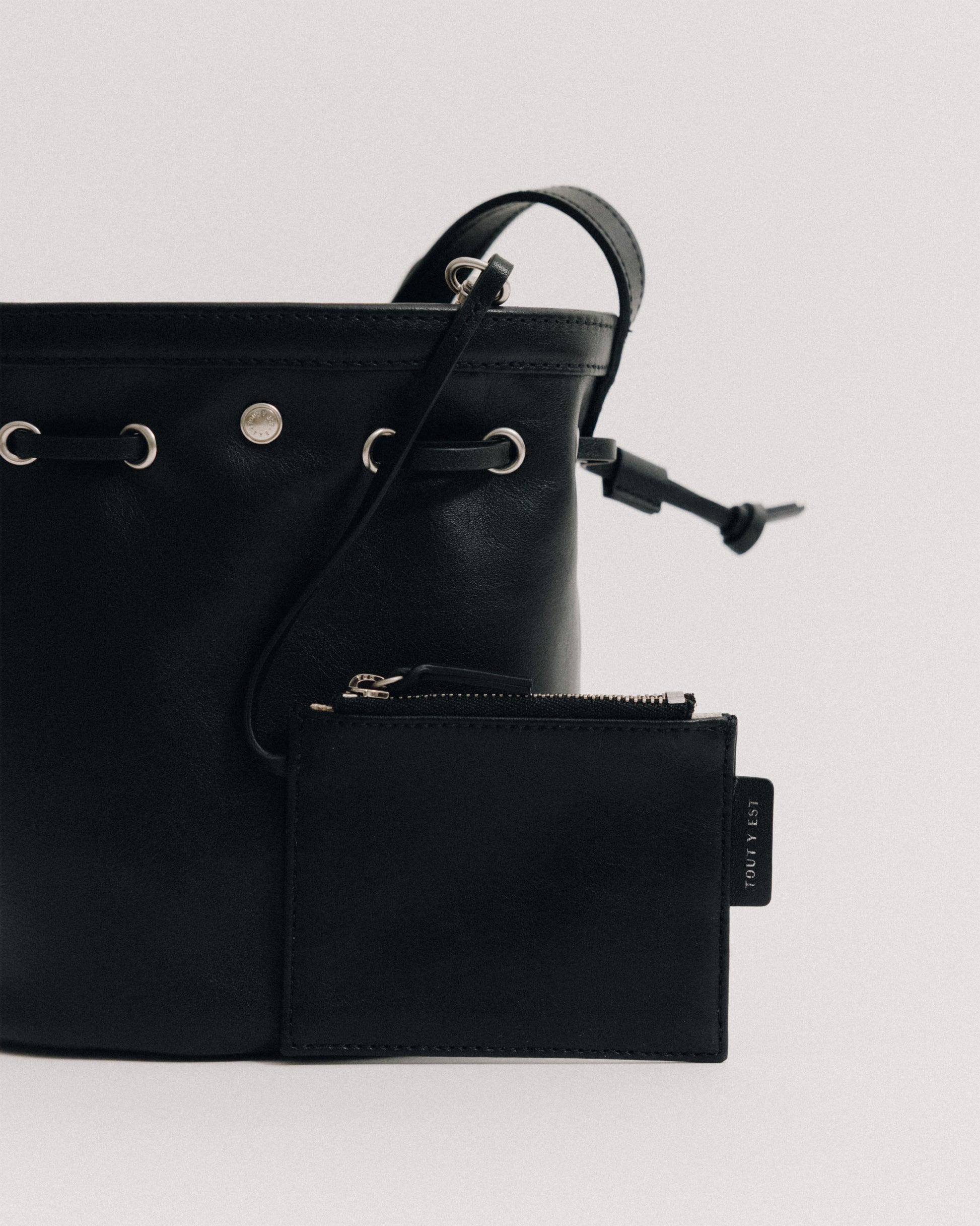 SAC COQUILLE BUCKET MINI SOFT BLACK