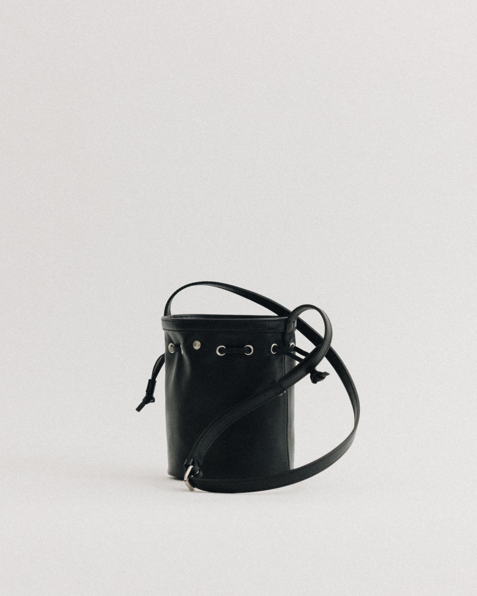 SAC COQUILLE BUCKET MINI SOFT BLACK