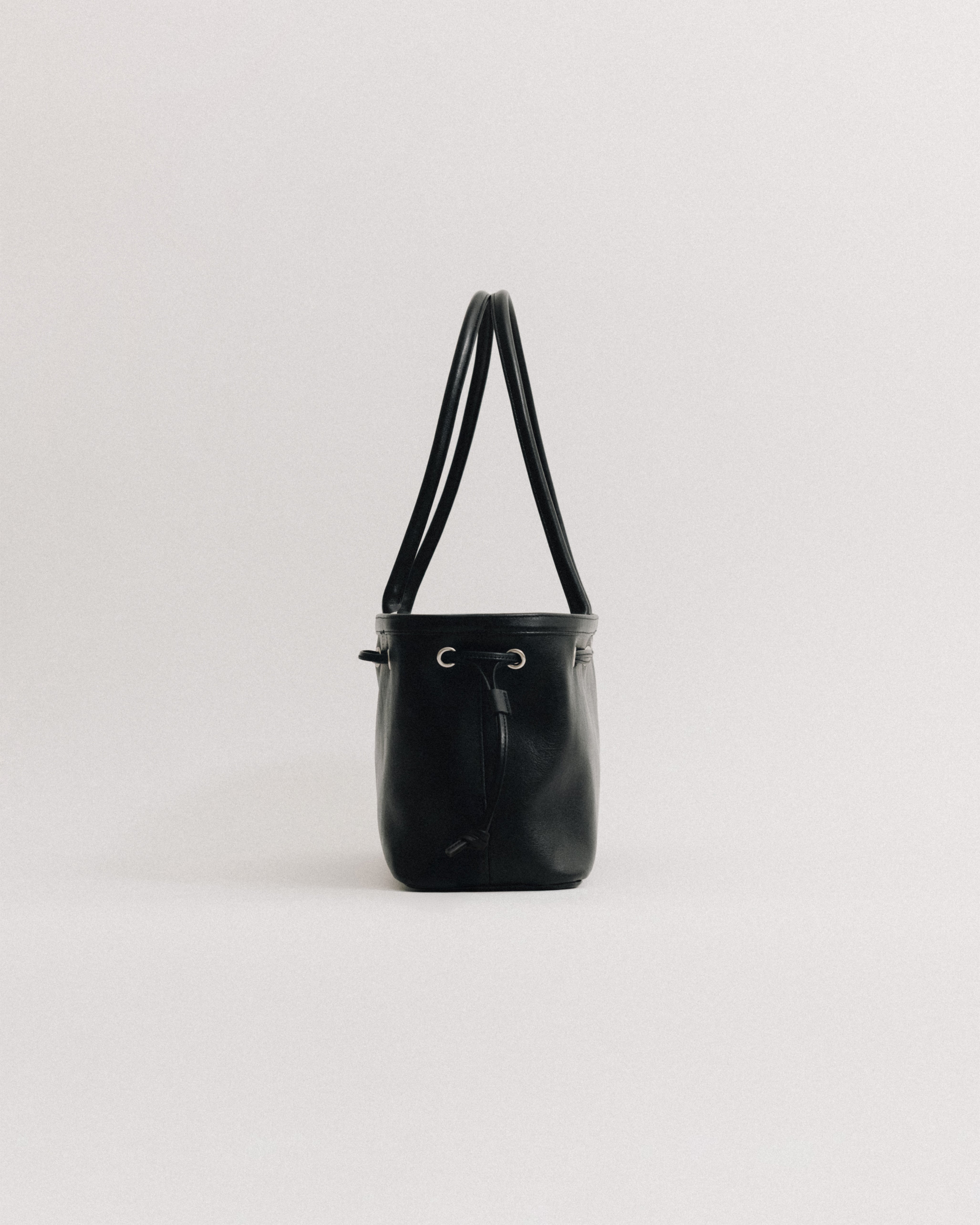 SAC COQUILLE BASSE SOFT BLACK – TOUT Y EST JP
