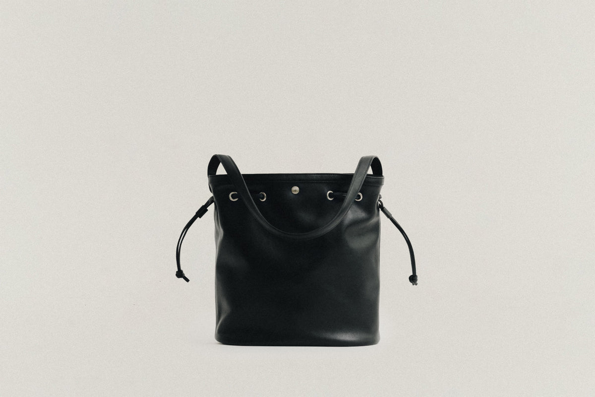 SAC COQUILLE BUCKET SOFT BLACK – TOUT Y EST JP