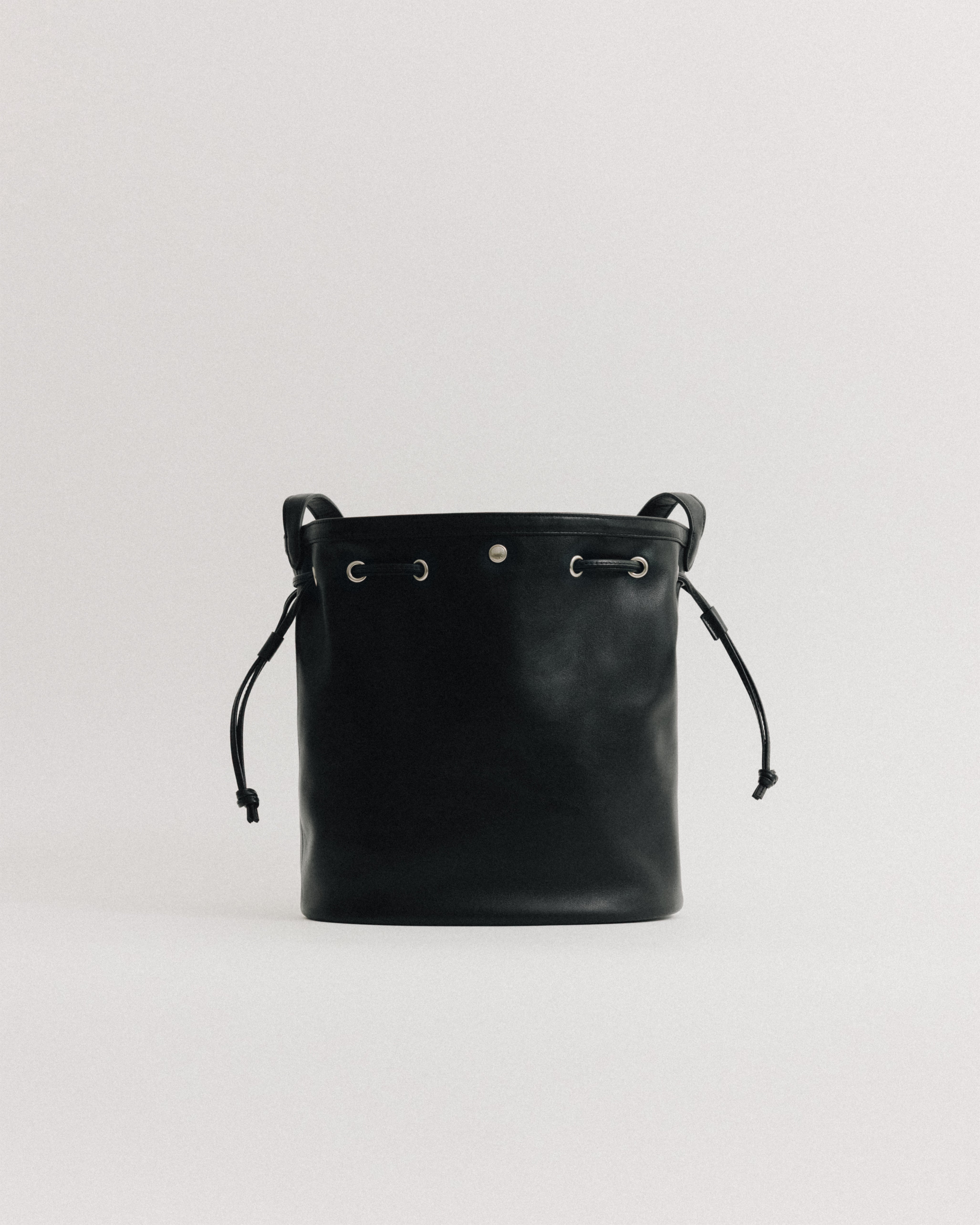 SAC COQUILLE BUCKET SOFT BLACK – TOUT Y EST JP
