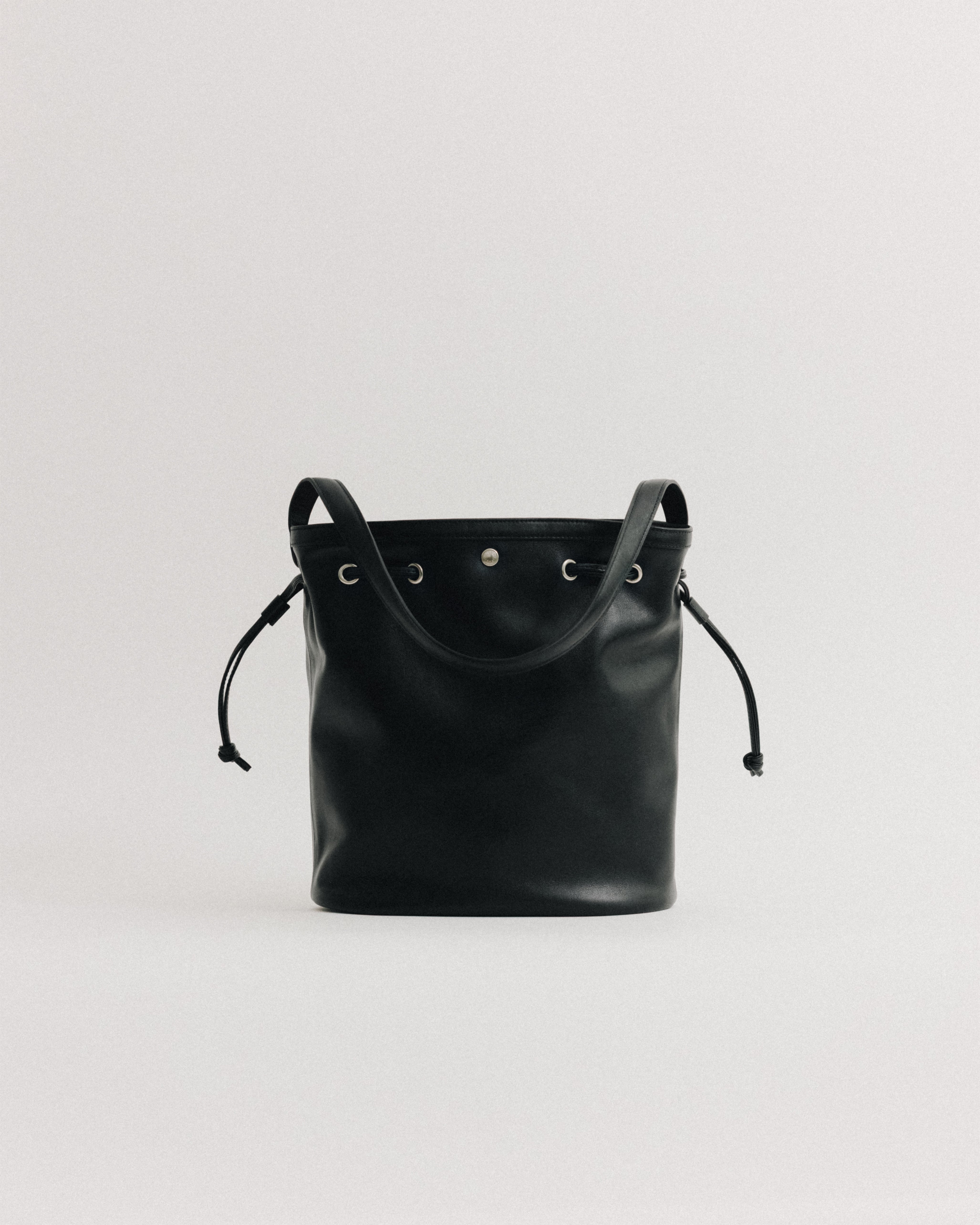 バッグ TOUT Y EST SAC COQUILLE BUCKET/black SAC COQUILLE BUCKET SOFT BLACK – TOUT Y EST JP