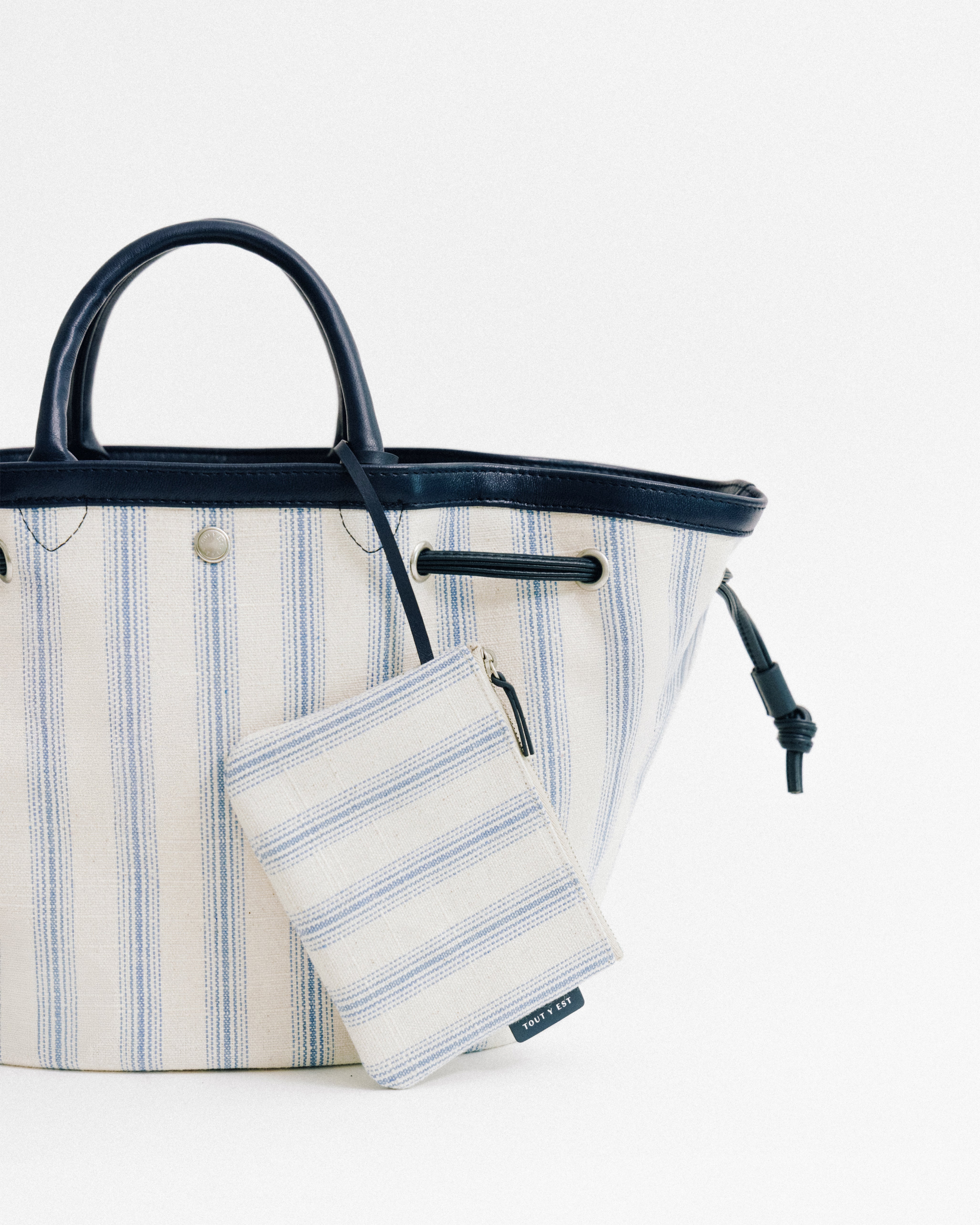 SAC COQUILLE SMALL BLUE STRIPE – TOUT Y EST JP