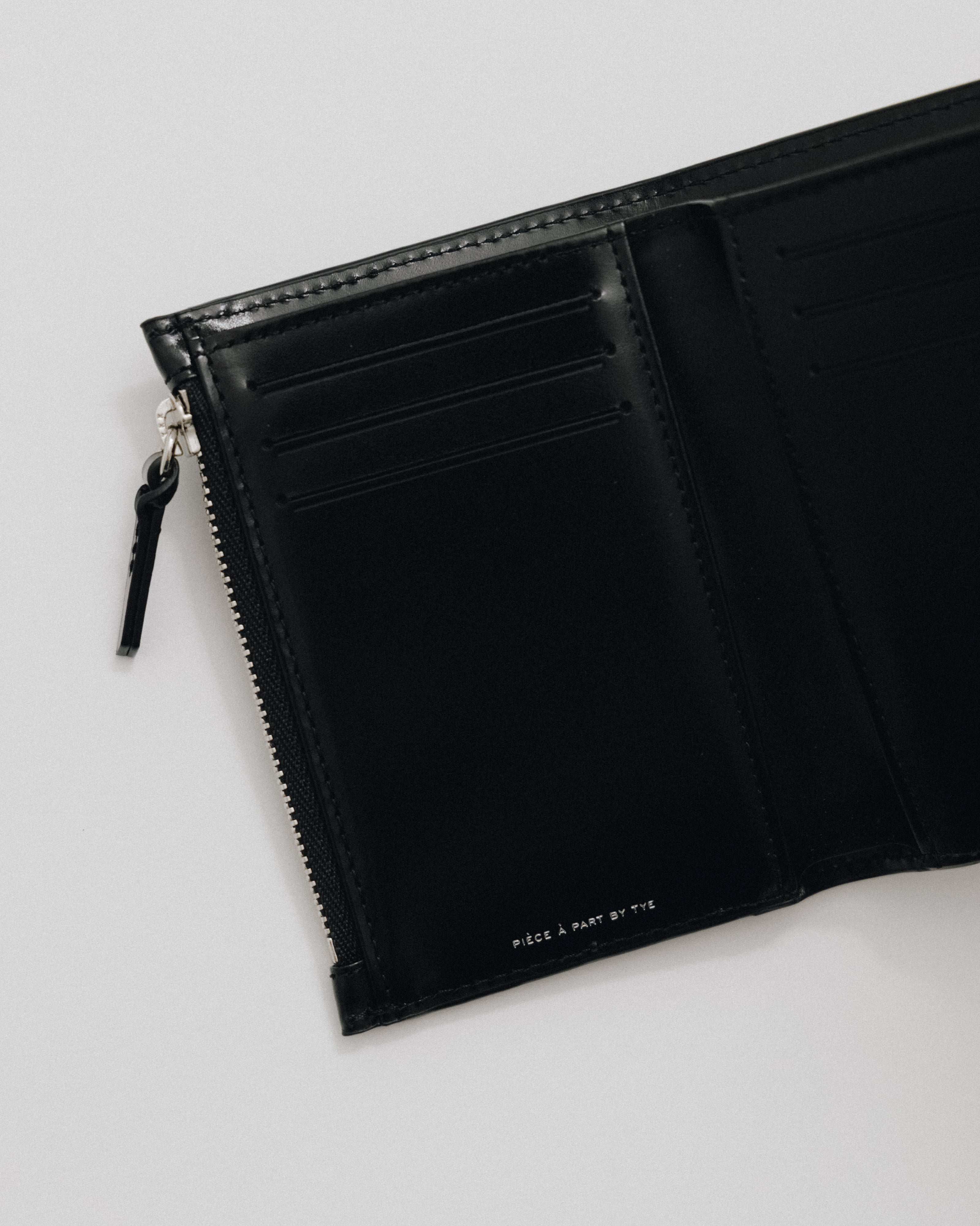 PORTEFEUILLE LOQUET BLACK – TOUT Y EST JP