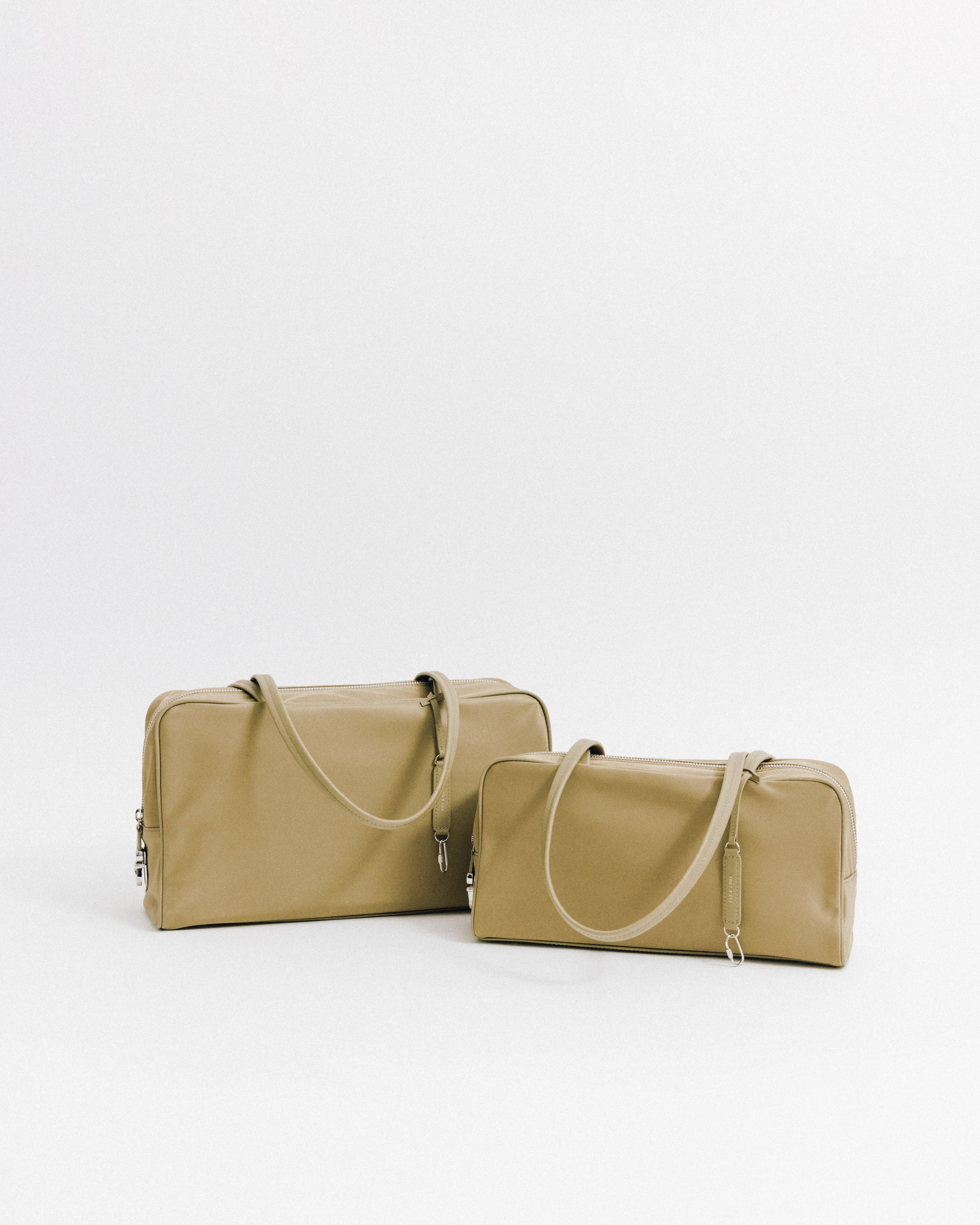 美品 TOUT Y EST LOQUET NYLON SMALL トートバッグ SAC LOQUET NYLON SMALL BEIGE – TOUT Y EST JP